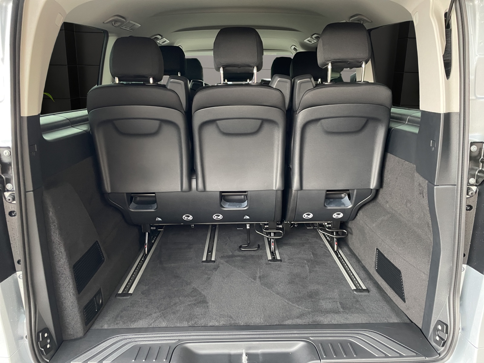 listing desktop thumbnail image 12