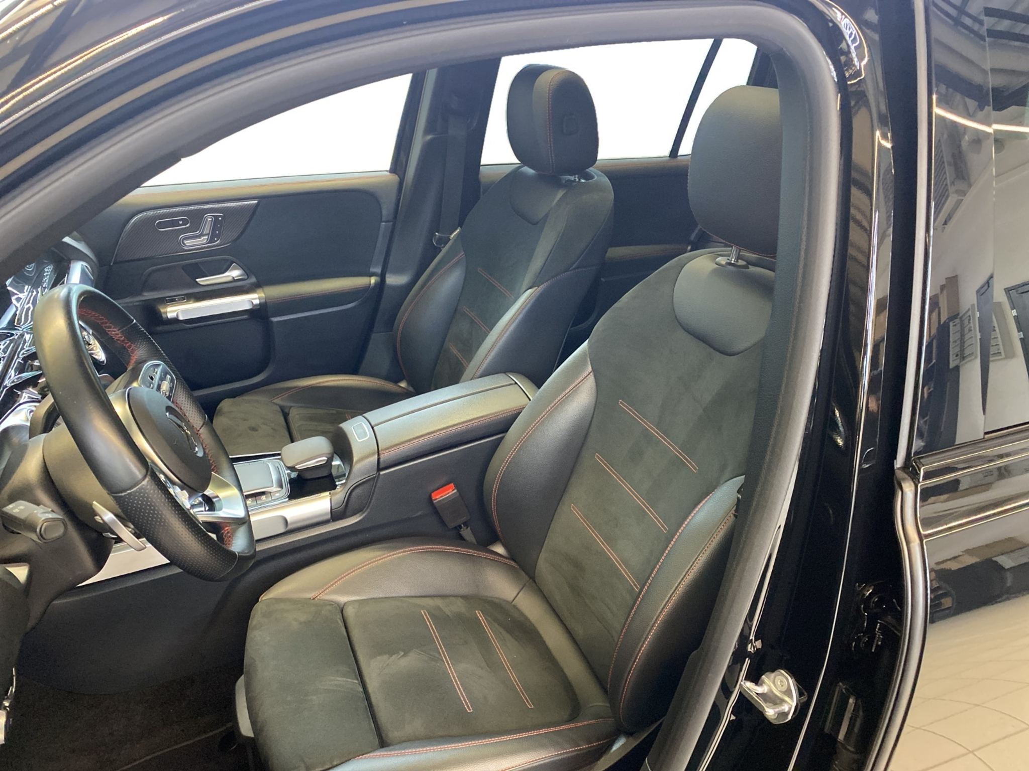 listing desktop thumbnail image 6