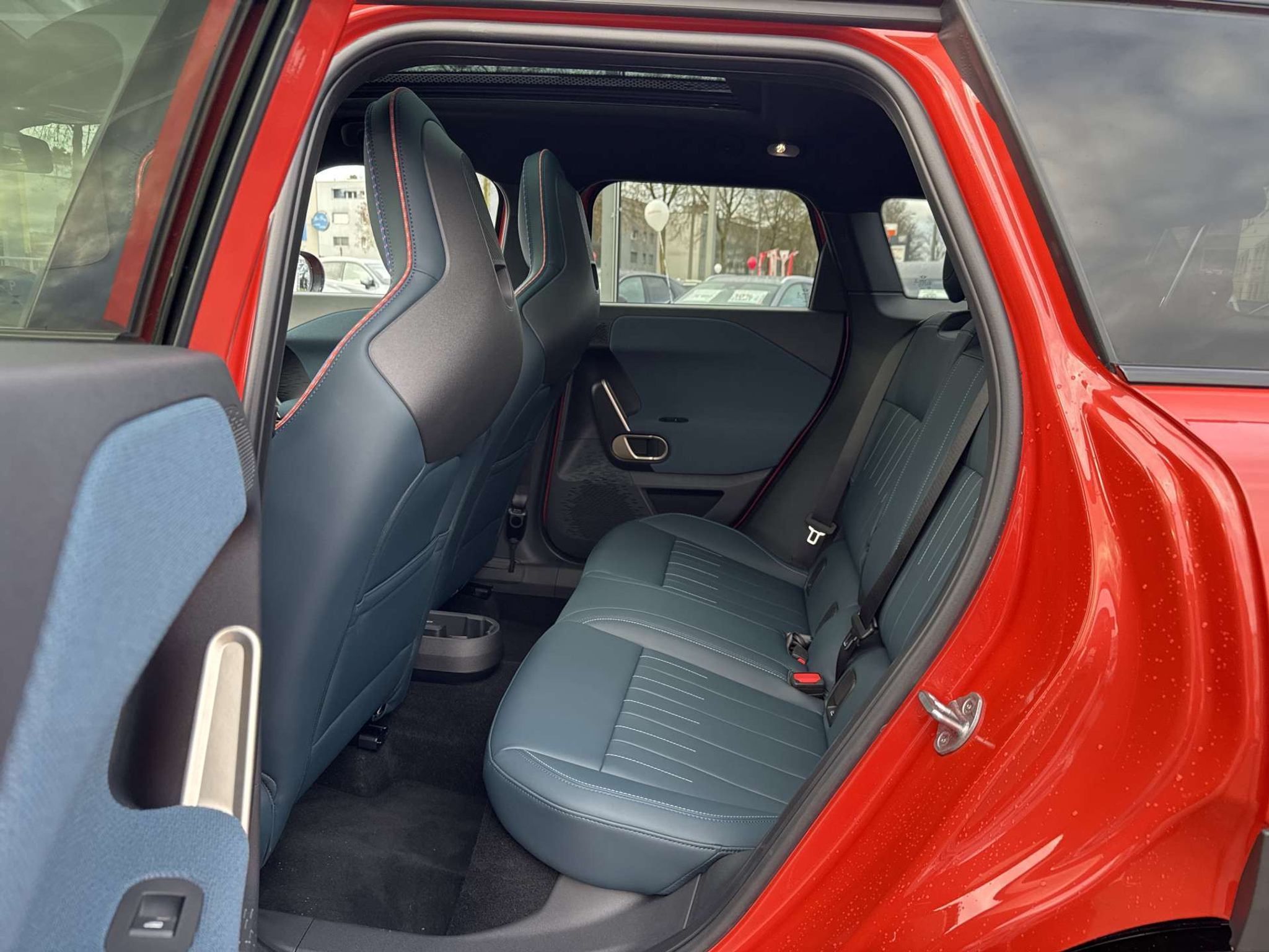 listing desktop thumbnail image 6