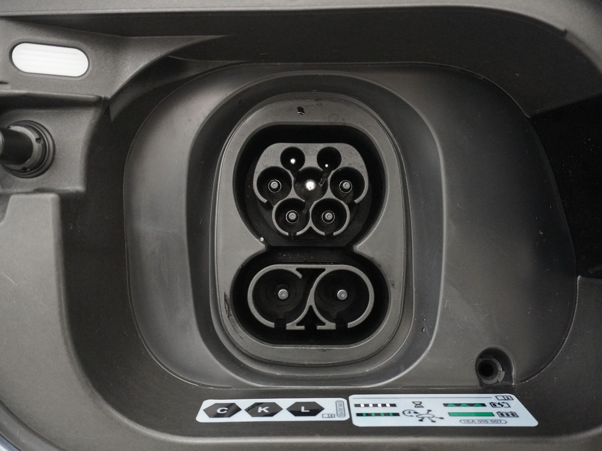 listing desktop thumbnail image 8