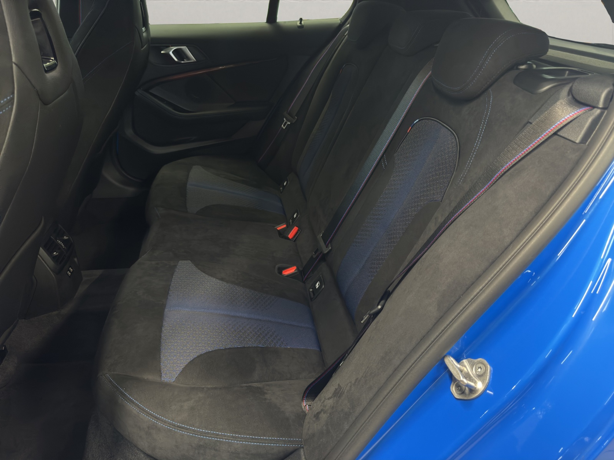 listing desktop thumbnail image 9