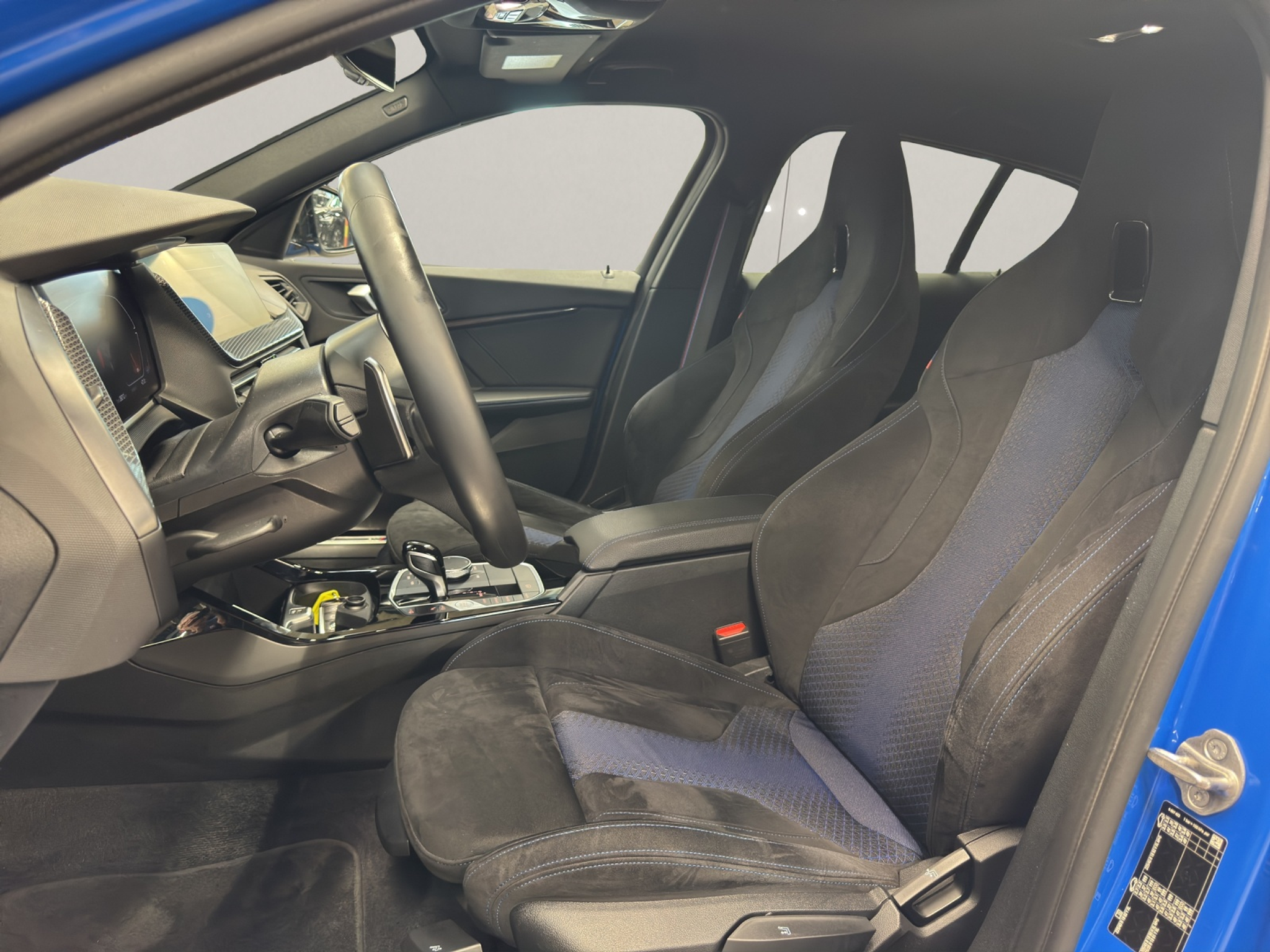 listing desktop thumbnail image 15