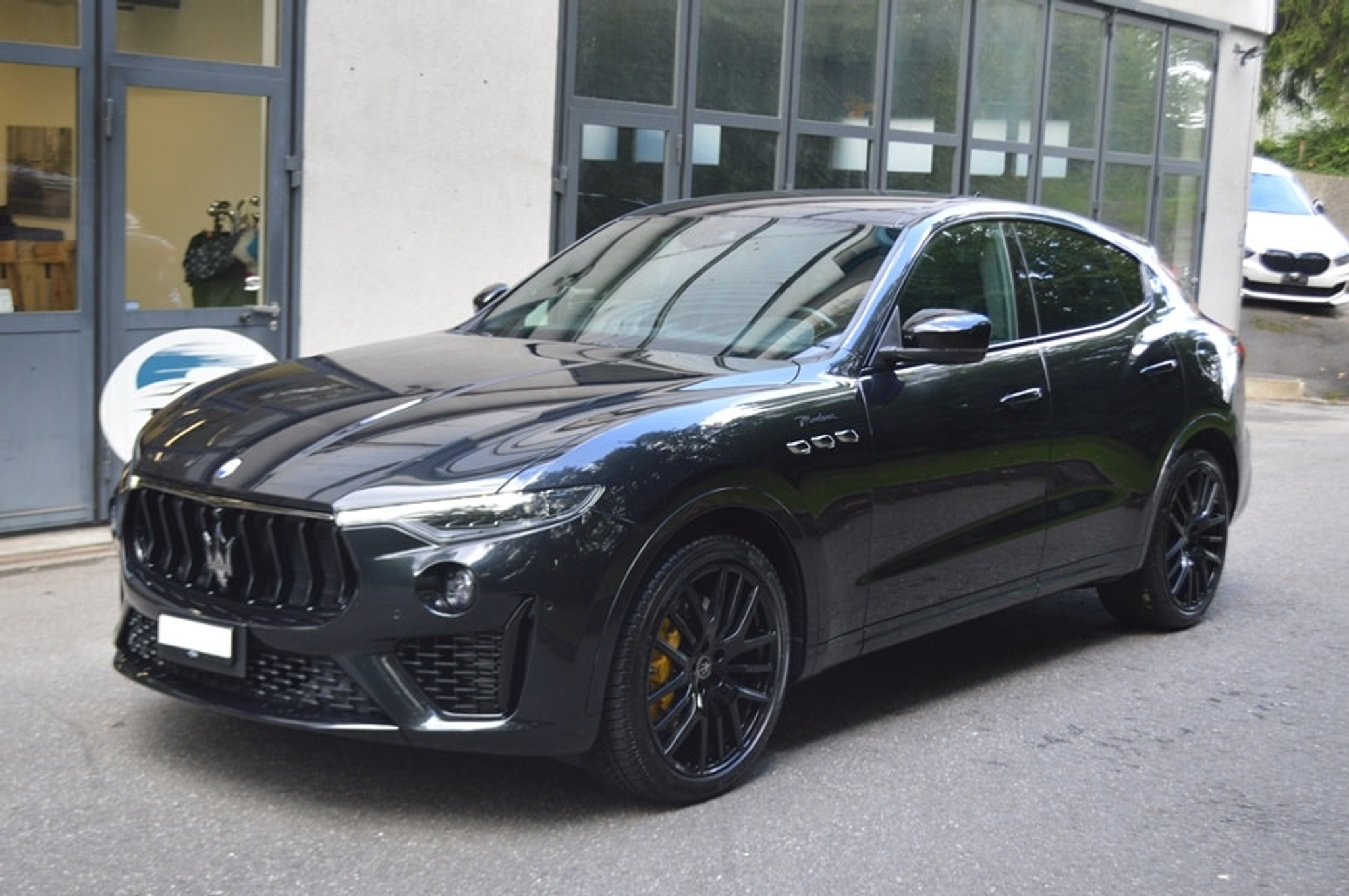 listing desktop thumbnail image 2