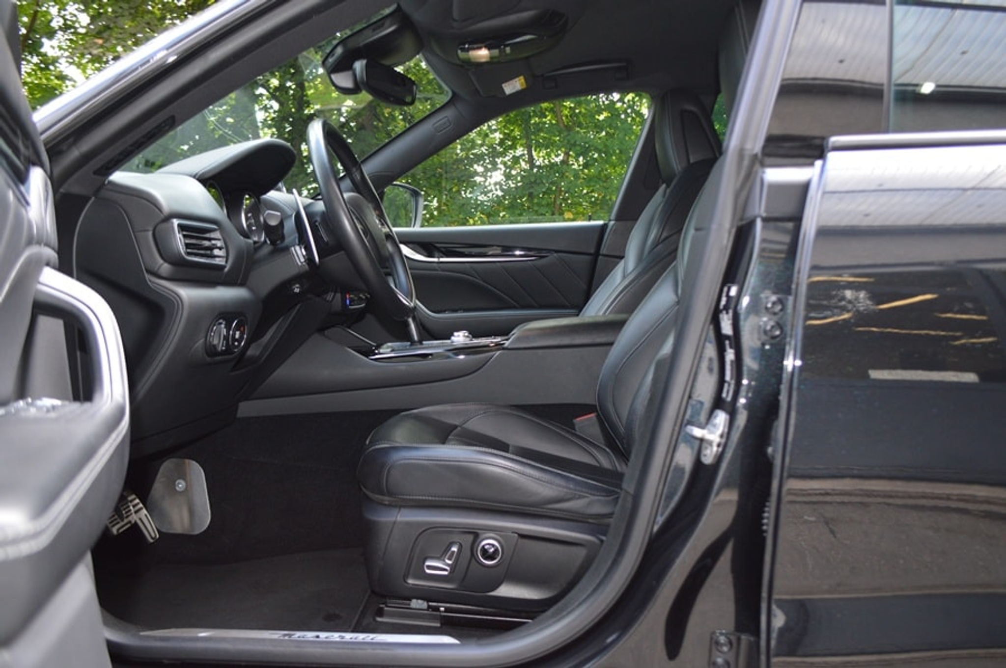 listing desktop thumbnail image 5