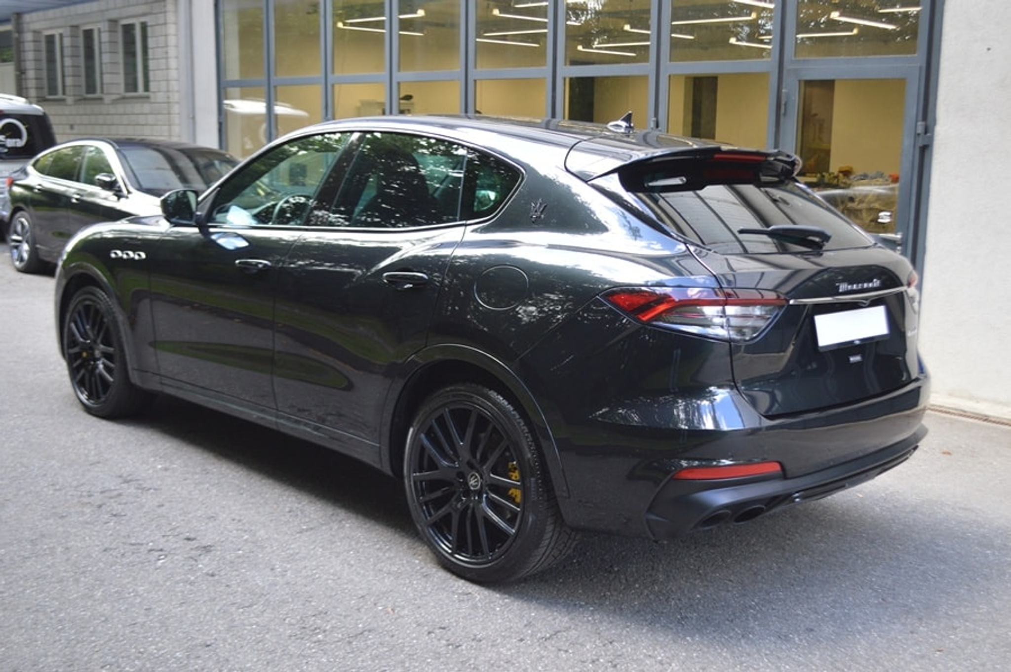 listing desktop thumbnail image 4