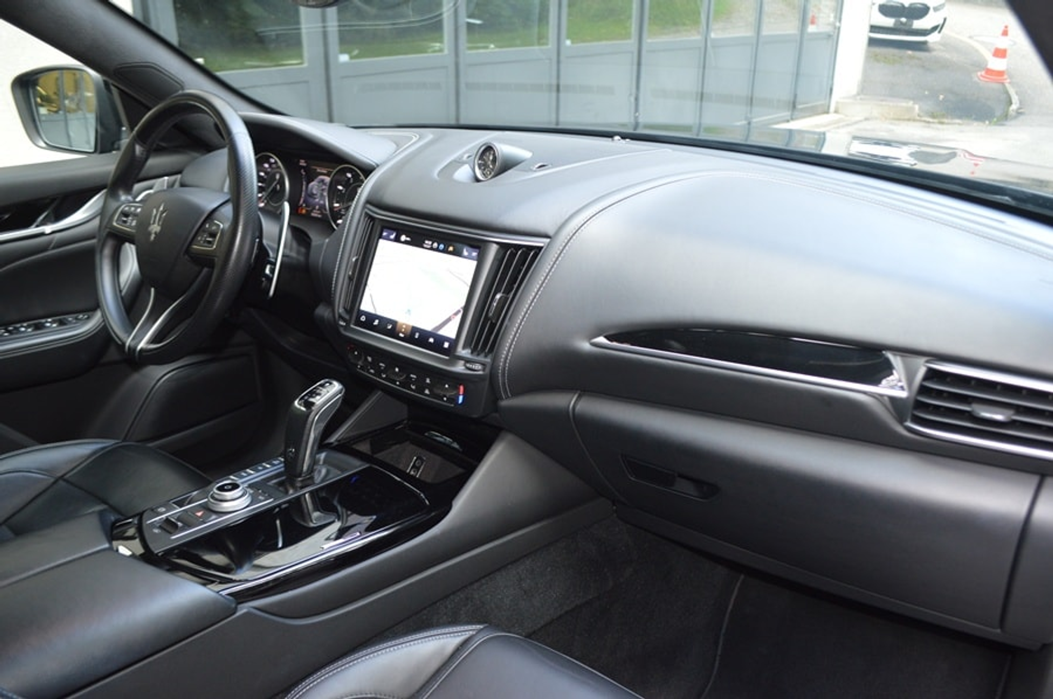 listing desktop thumbnail image 8