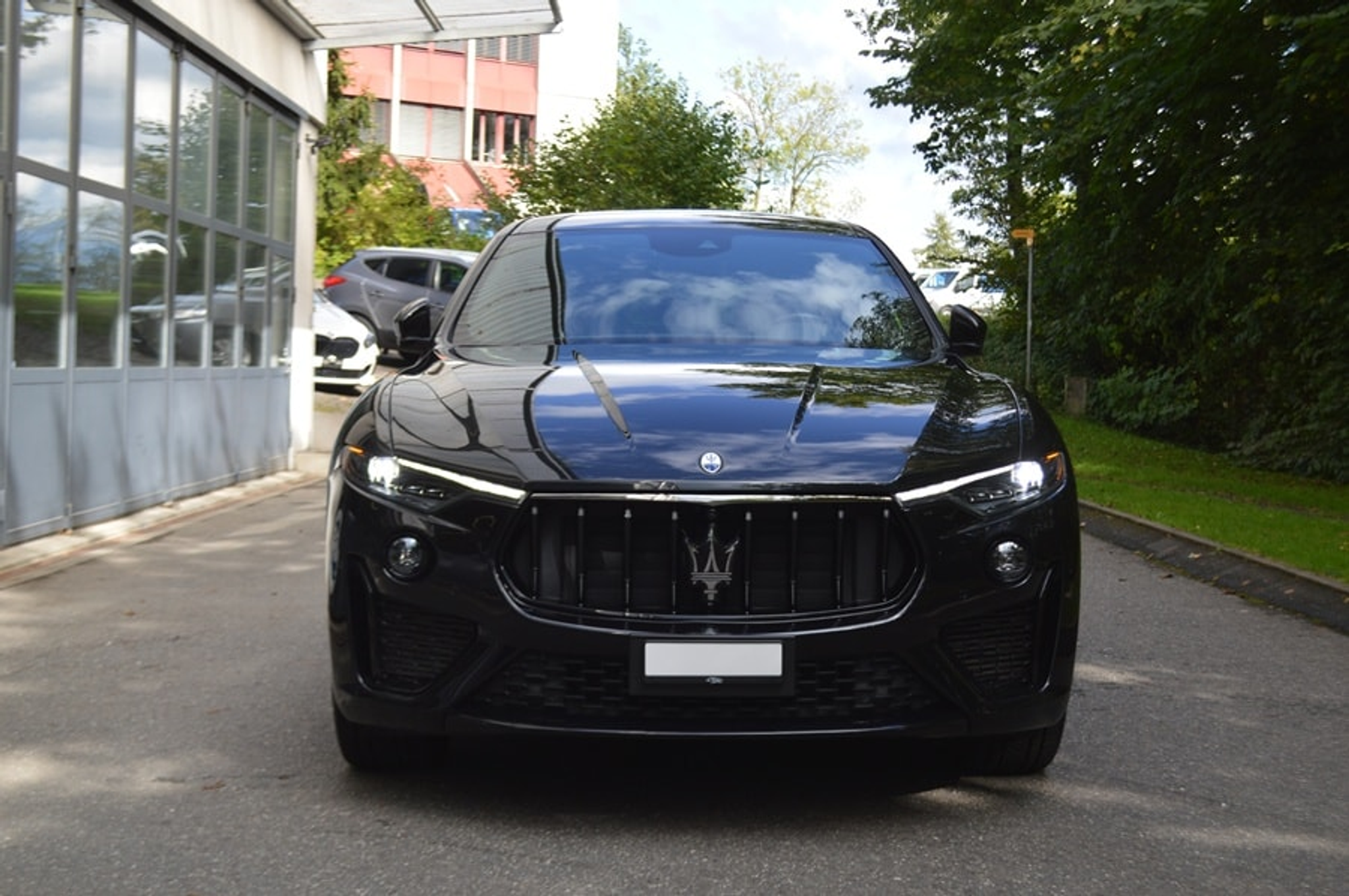 listing desktop thumbnail image 1