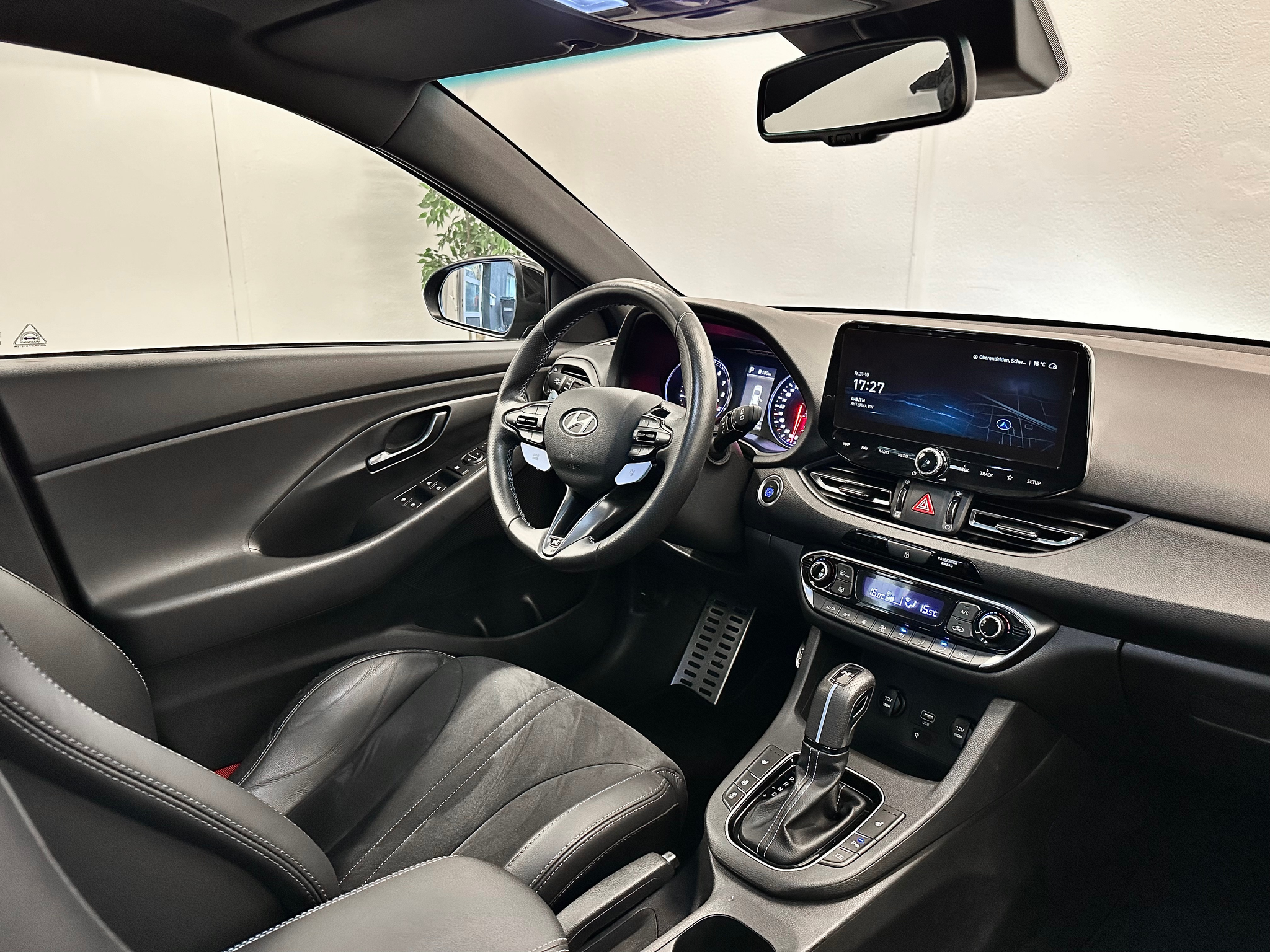 listing desktop thumbnail image 15