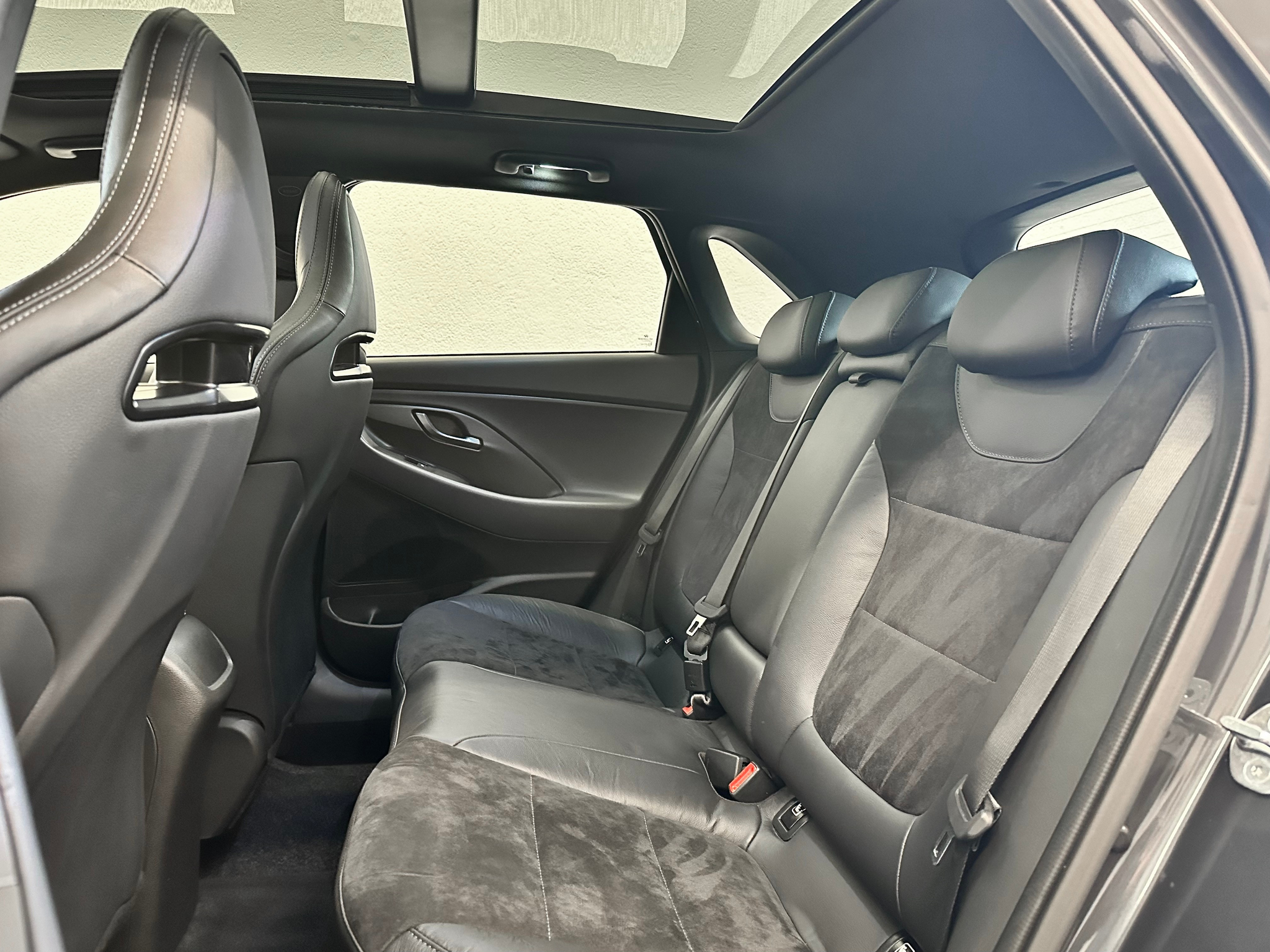 listing desktop thumbnail image 18