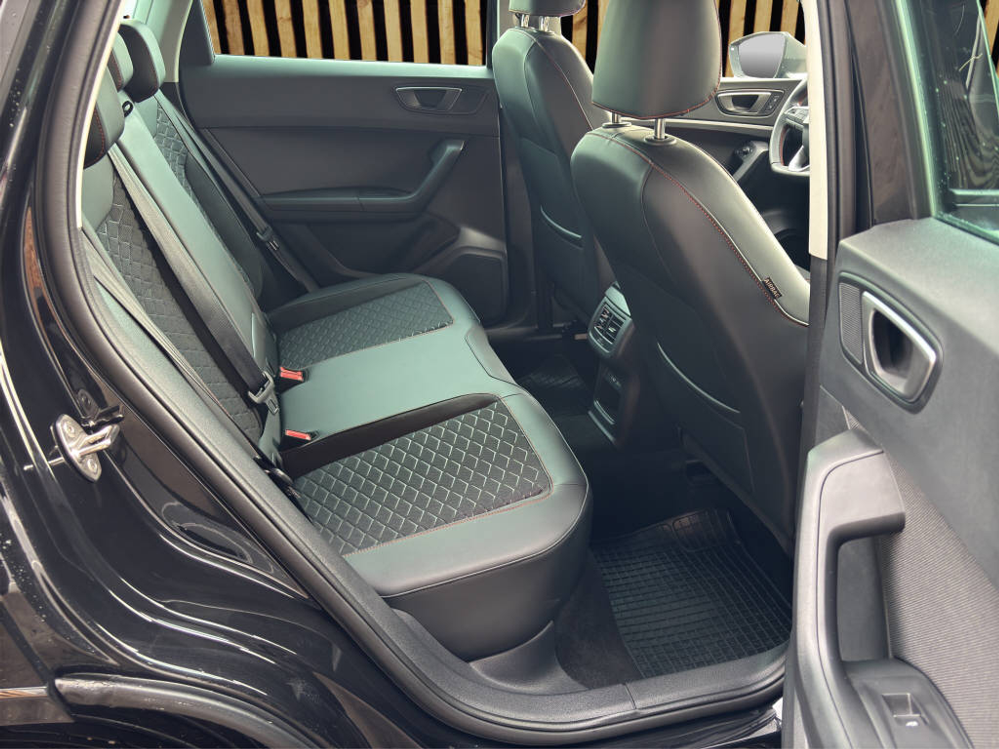 listing desktop thumbnail image 5