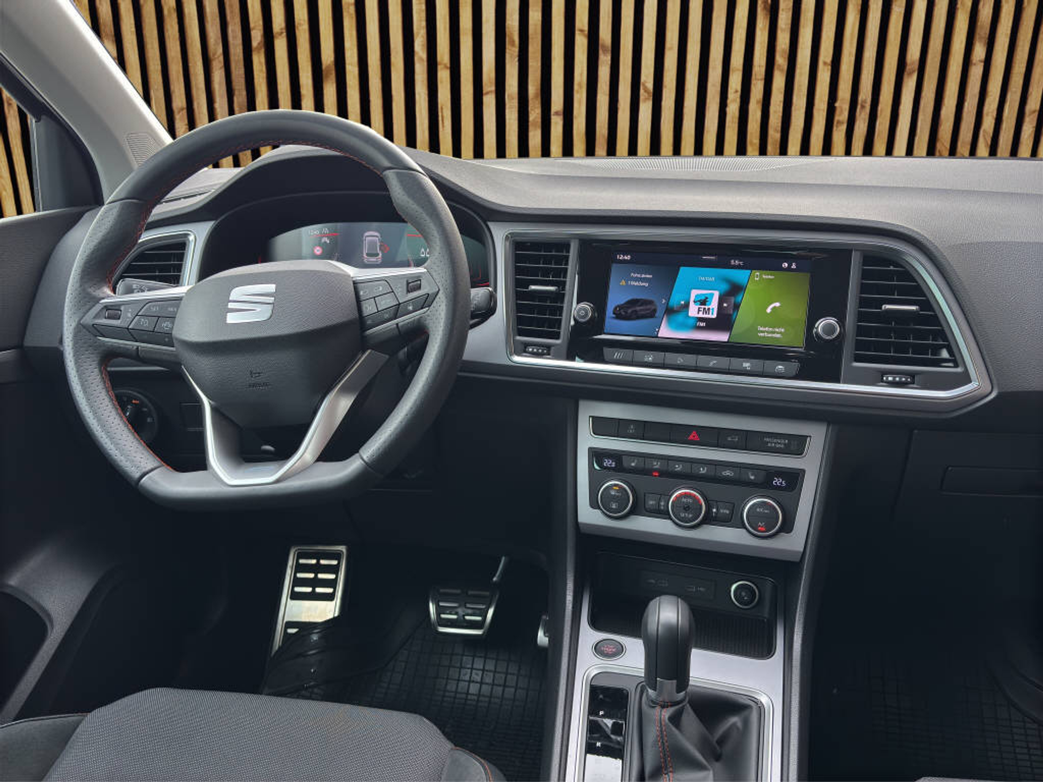 listing desktop thumbnail image 6