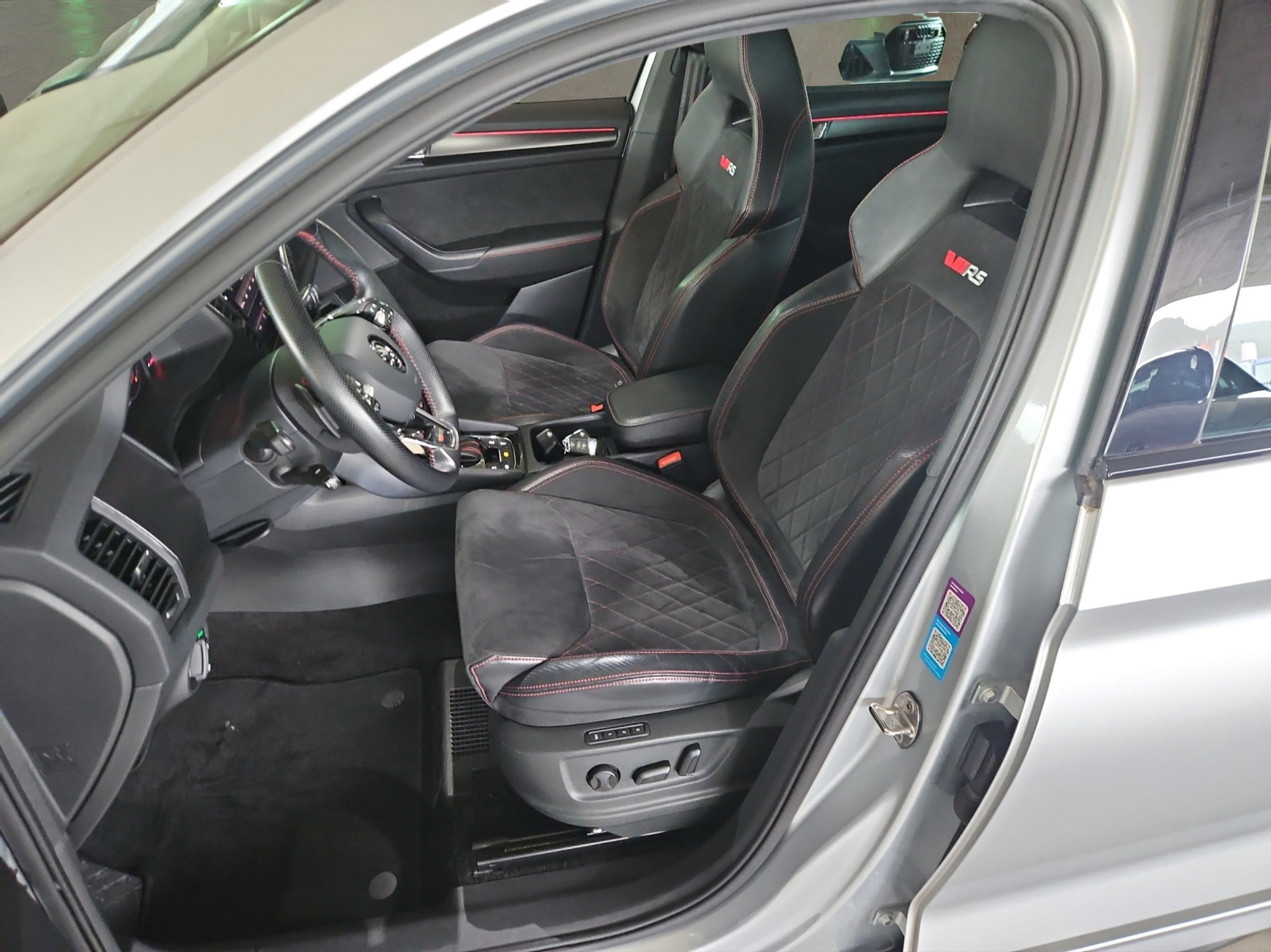 listing desktop thumbnail image 8