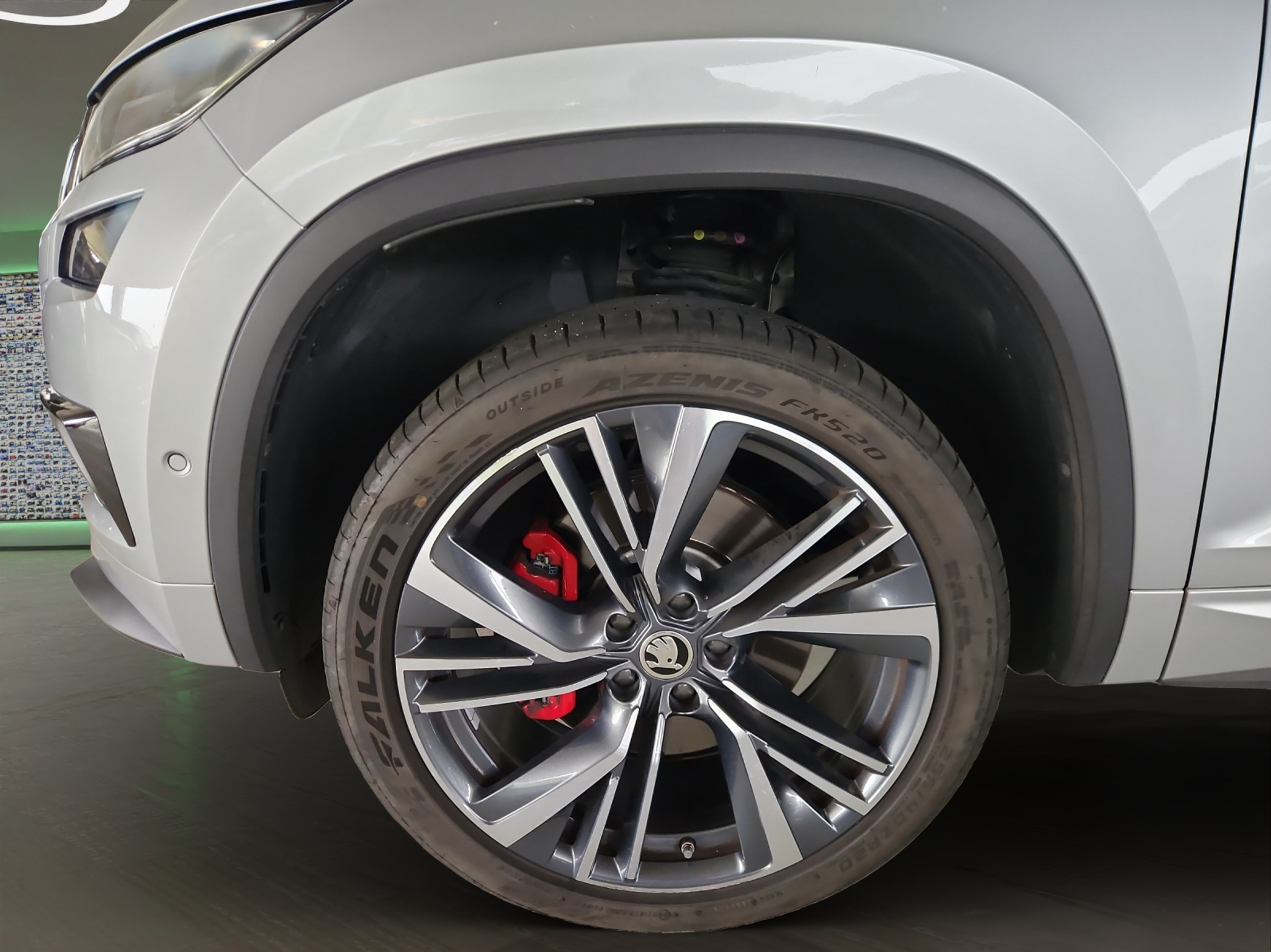 listing desktop thumbnail image 5