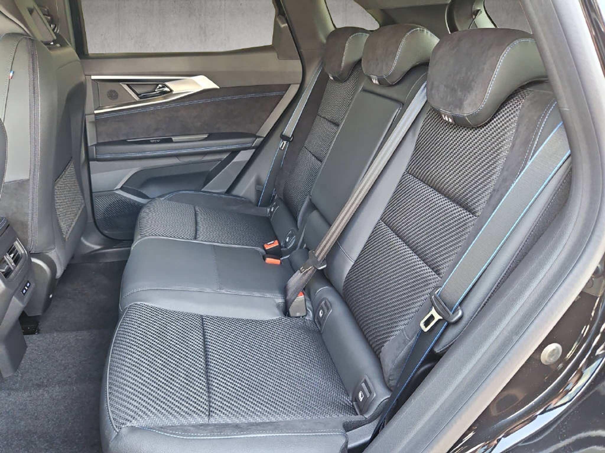 listing desktop thumbnail image 5