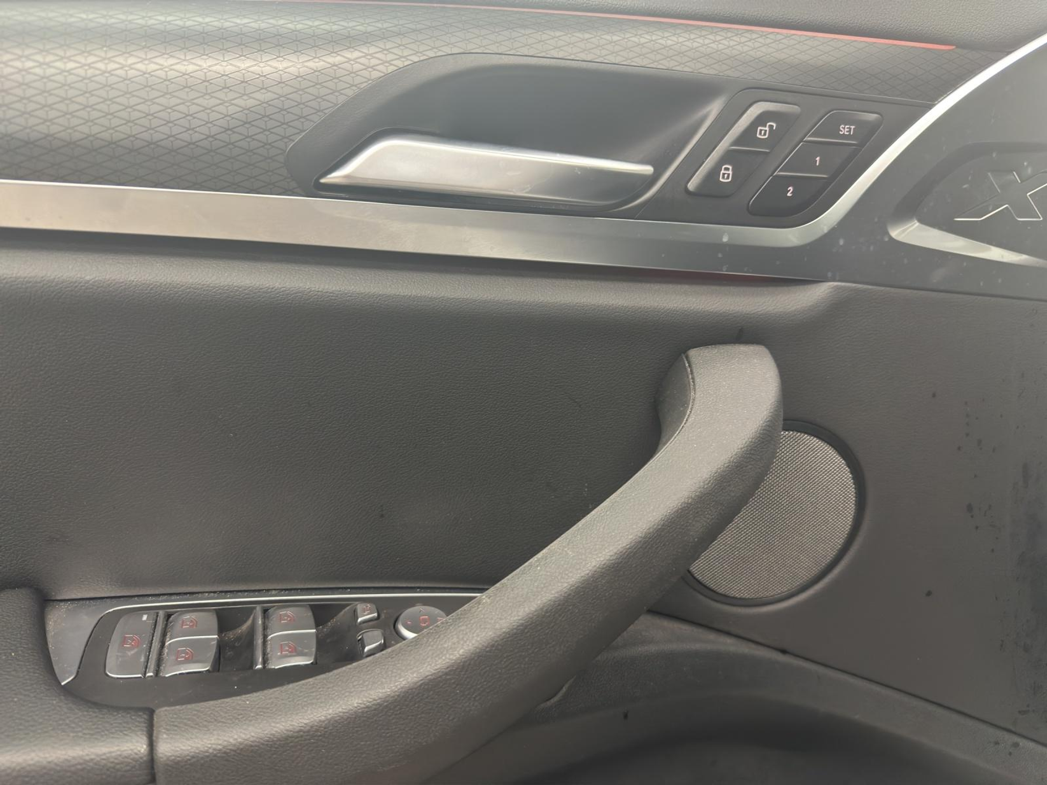 listing desktop thumbnail image 16