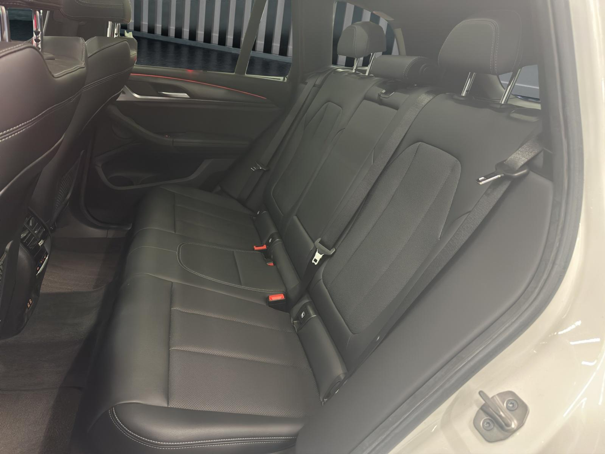 listing desktop thumbnail image 15