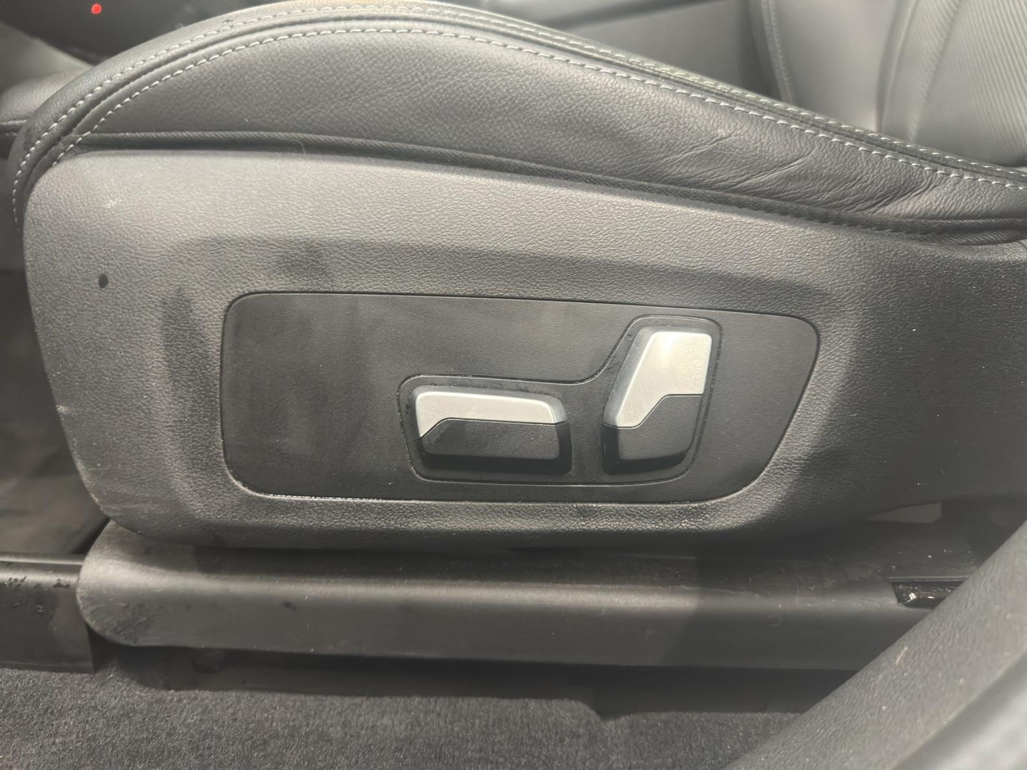 listing desktop thumbnail image 17