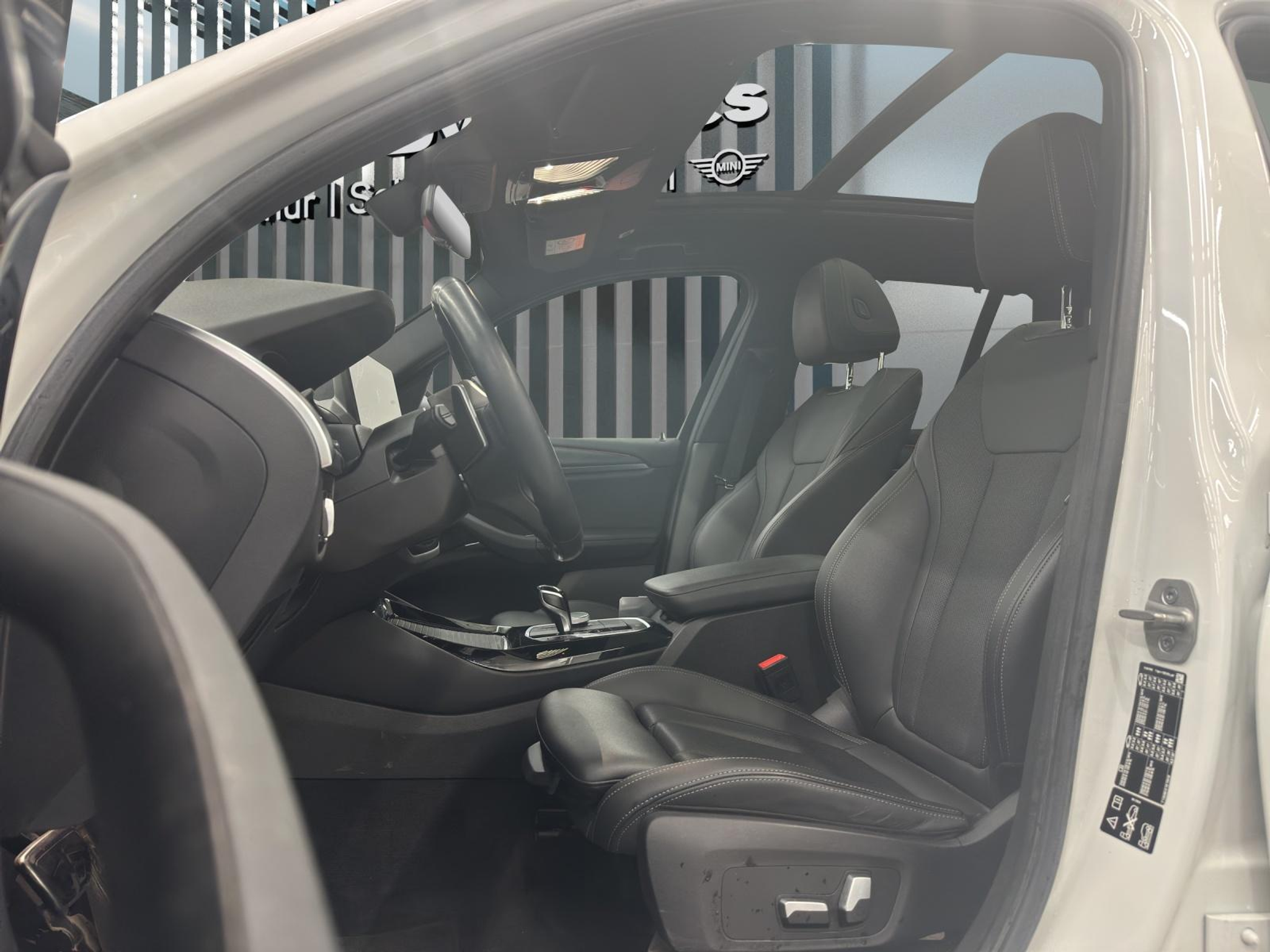 listing desktop thumbnail image 13