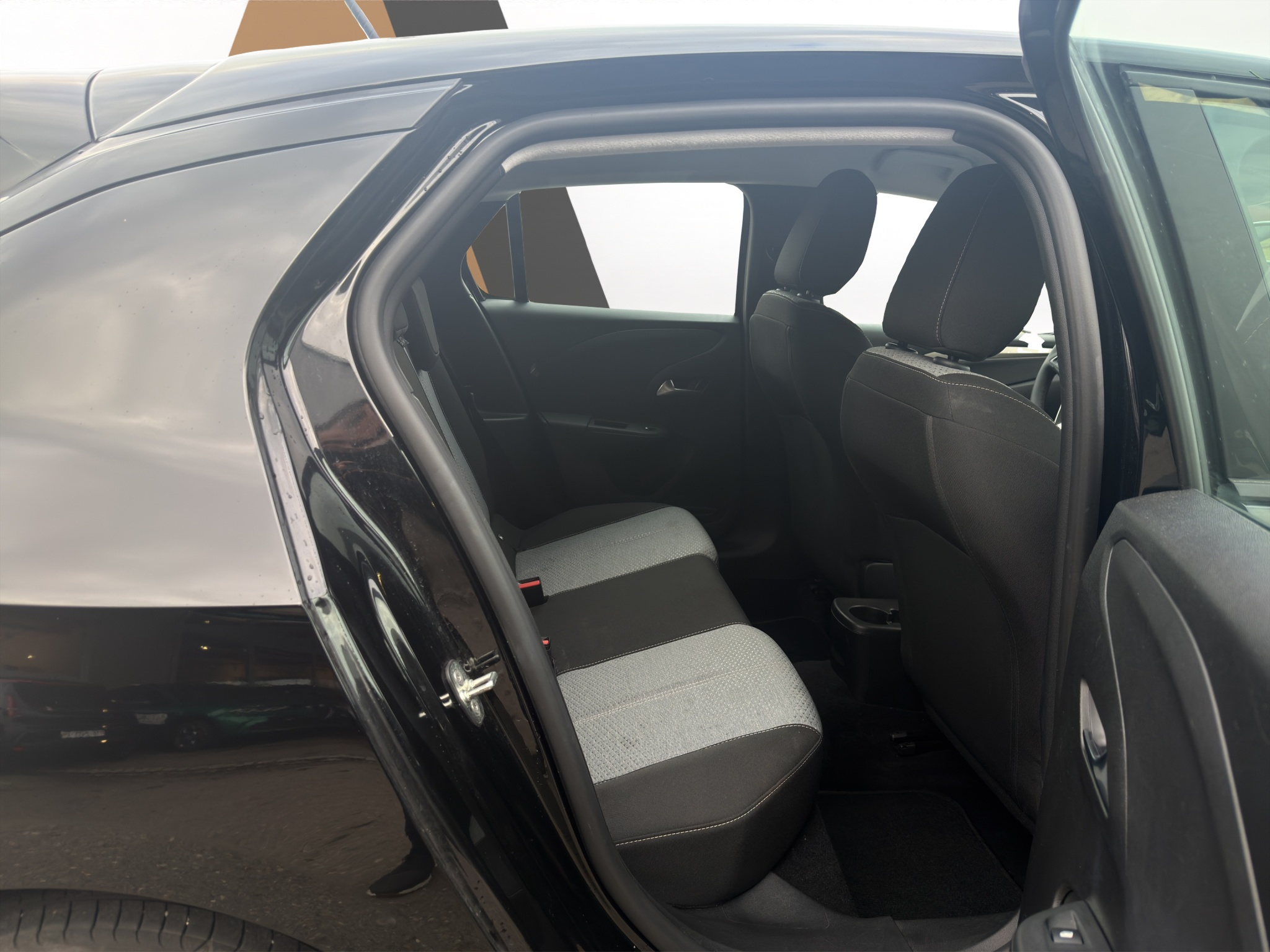 listing desktop thumbnail image 11