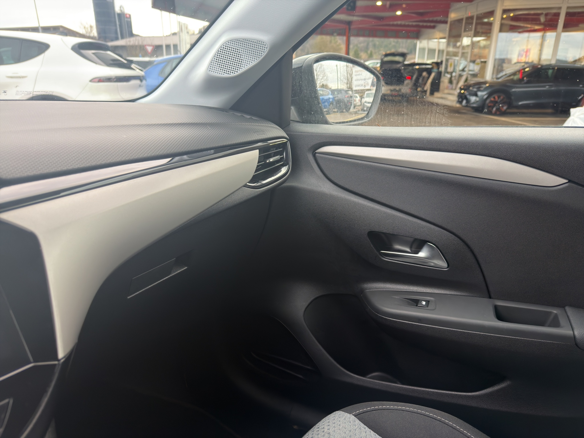 listing desktop thumbnail image 26