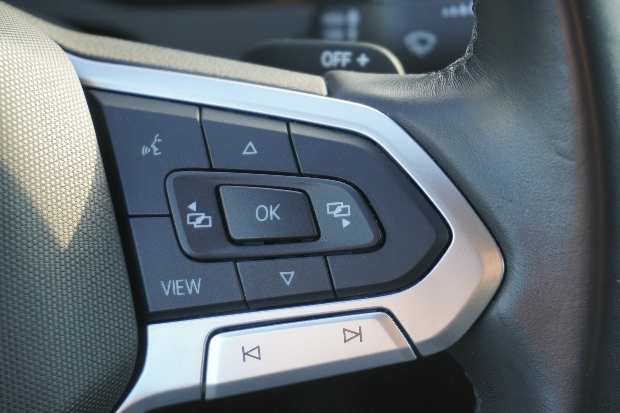 listing desktop thumbnail image 24