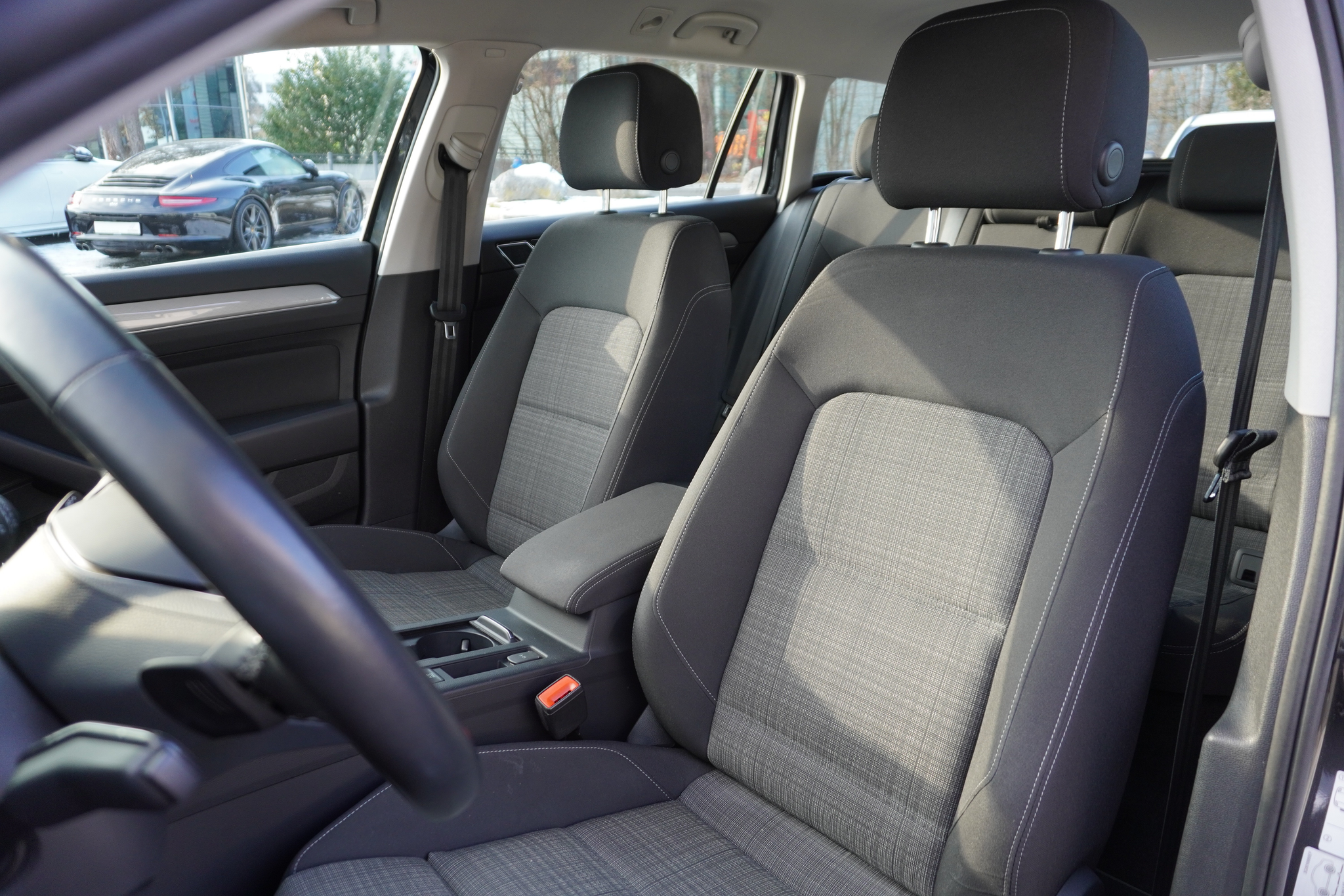 listing desktop thumbnail image 11