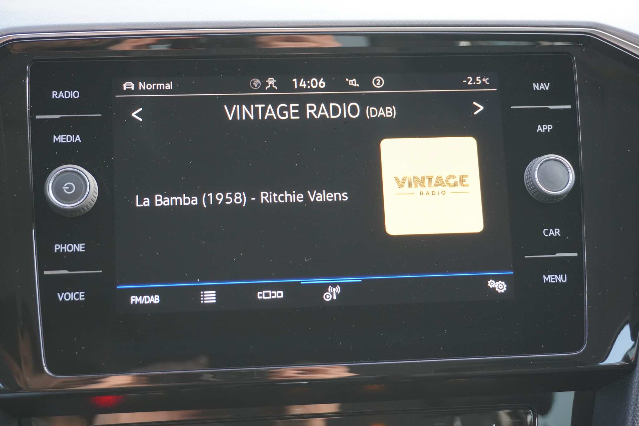 listing desktop thumbnail image 17