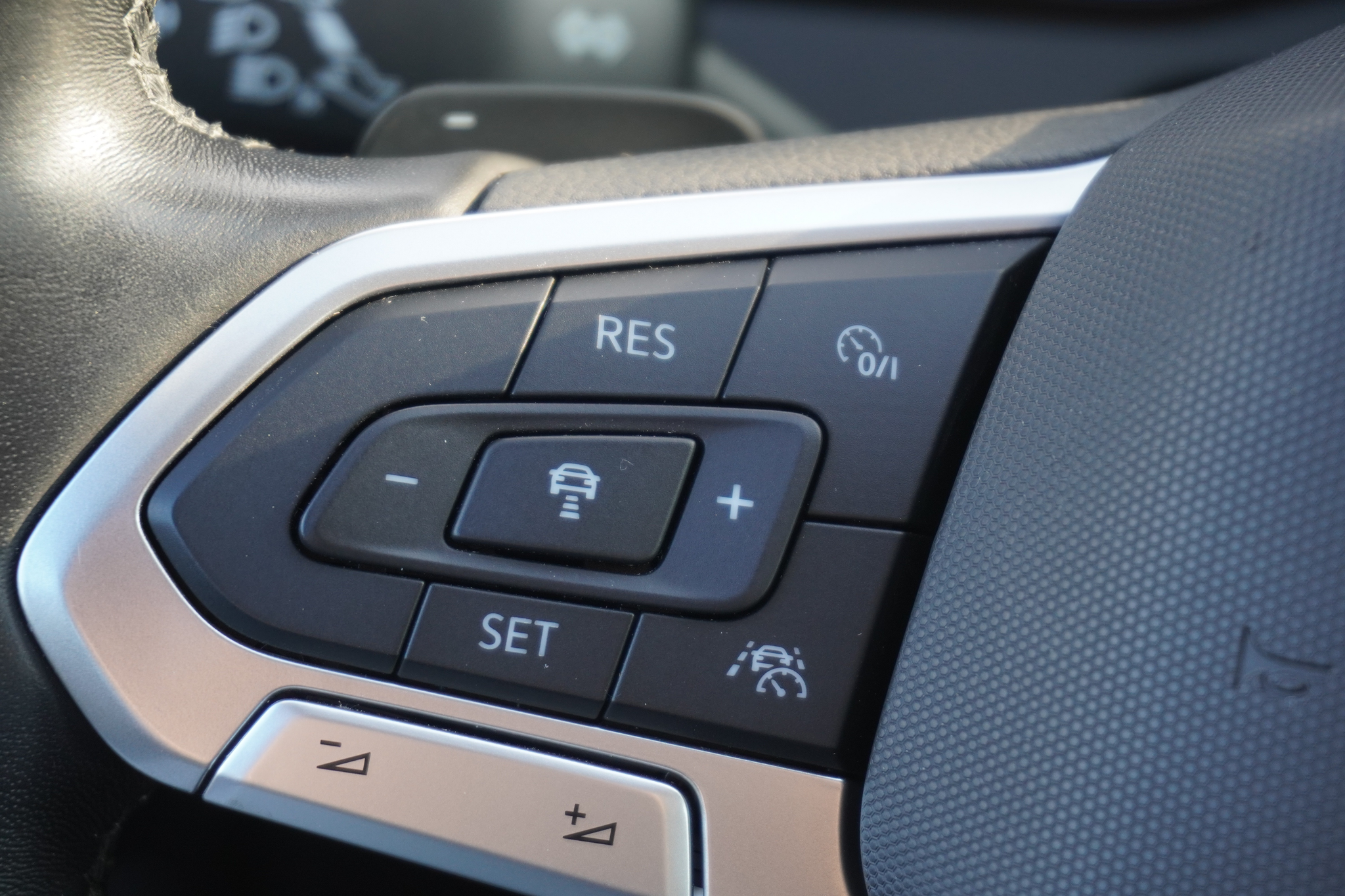 listing desktop thumbnail image 25