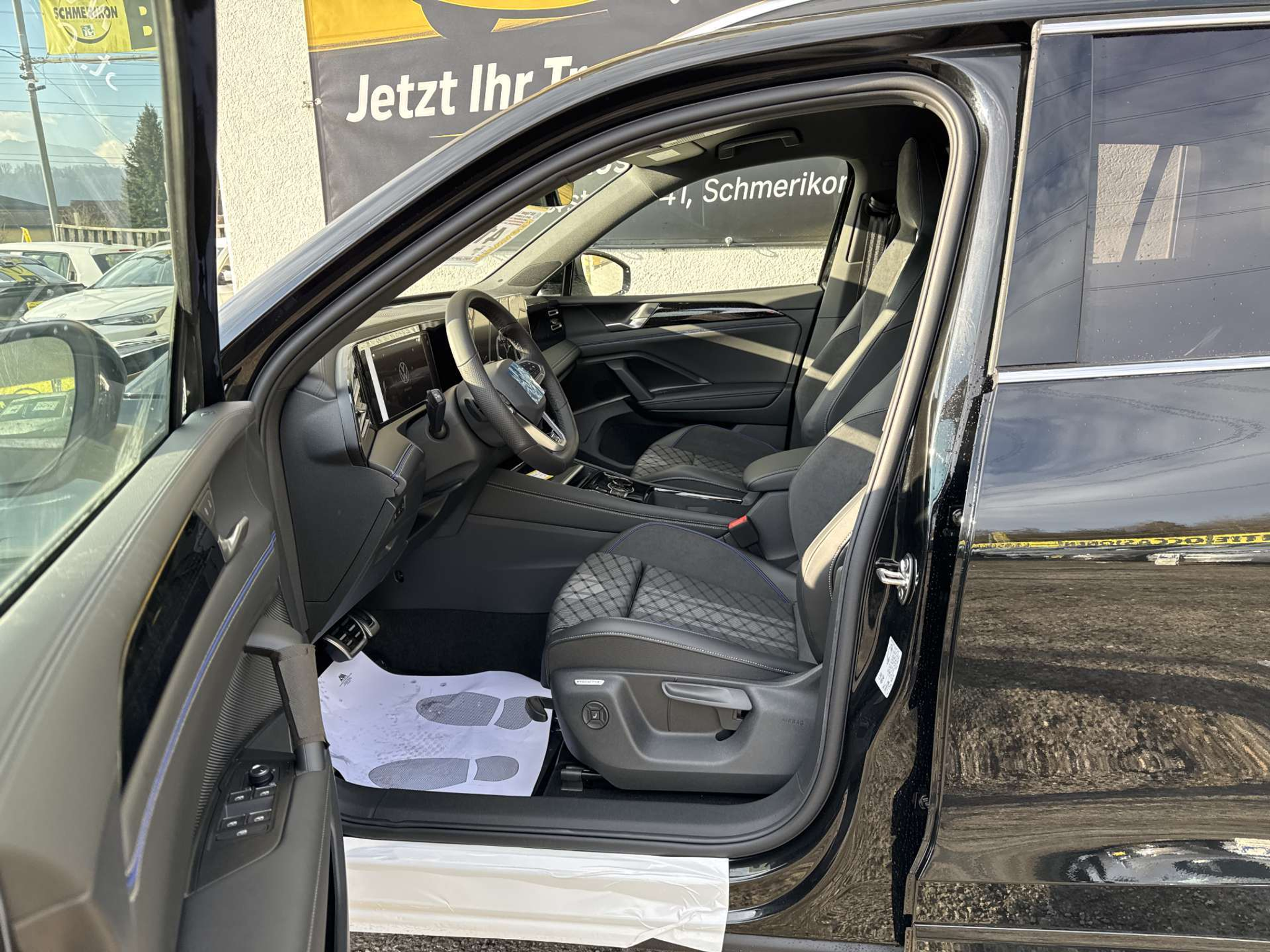 listing desktop thumbnail image 6