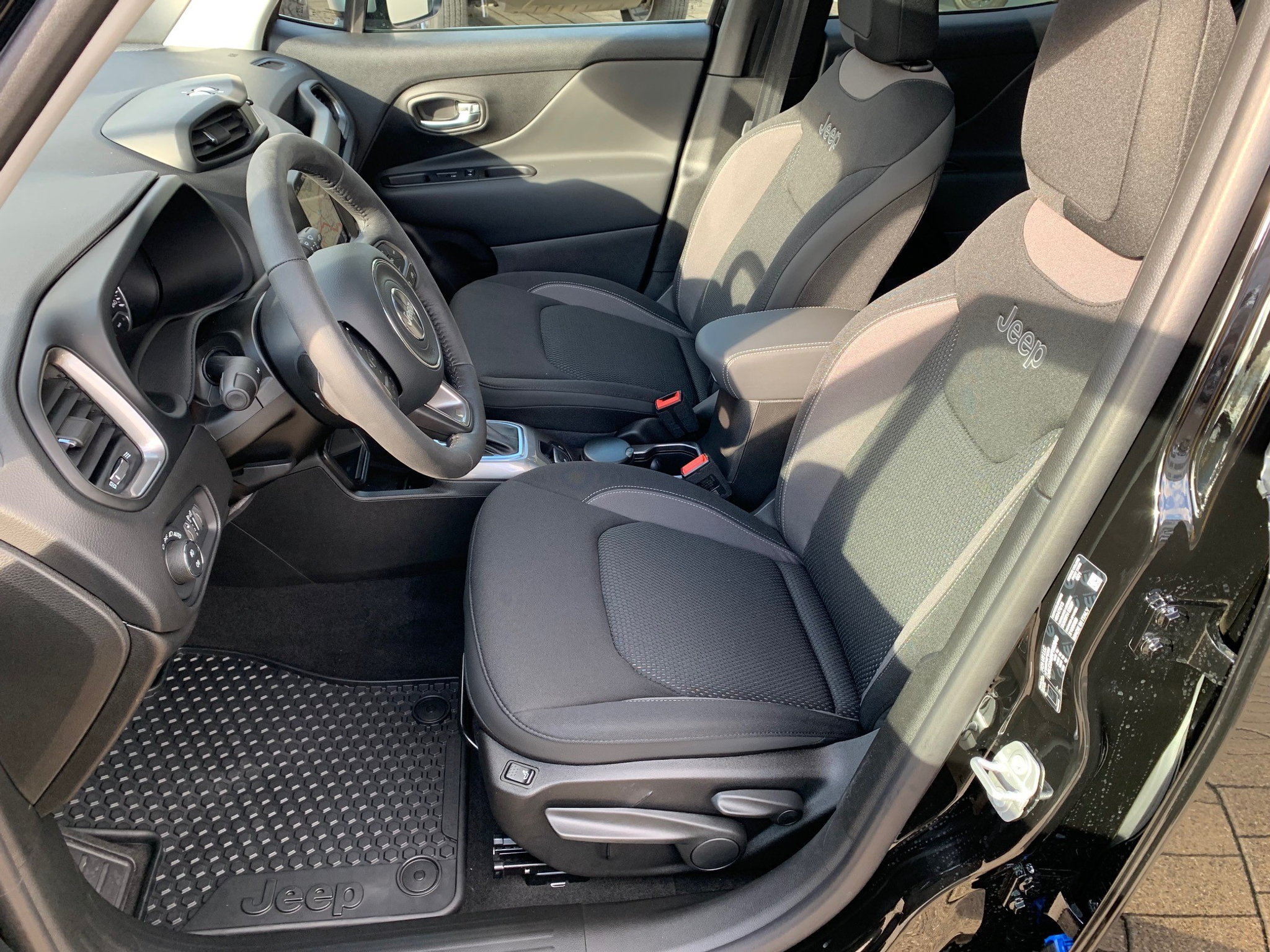 listing desktop thumbnail image 6