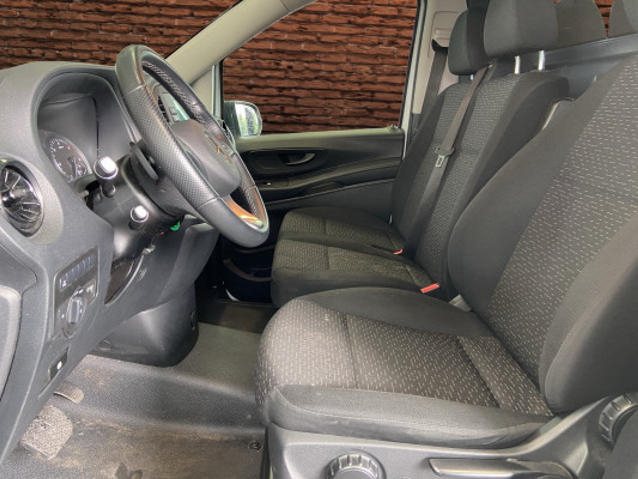 listing desktop thumbnail image 9