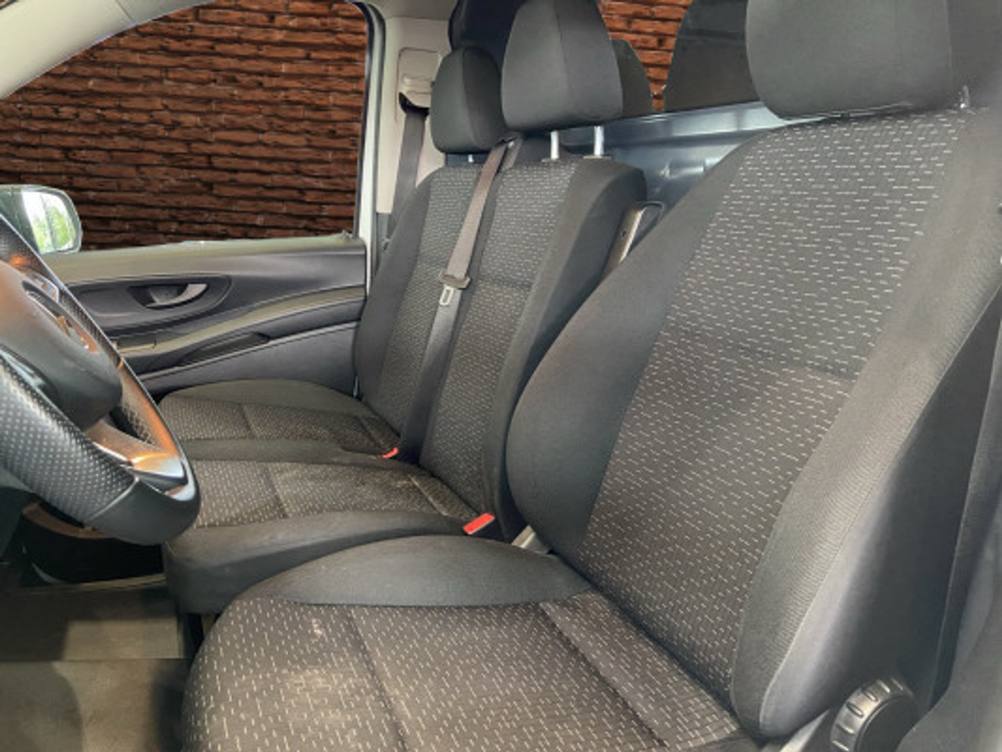 listing desktop thumbnail image 11