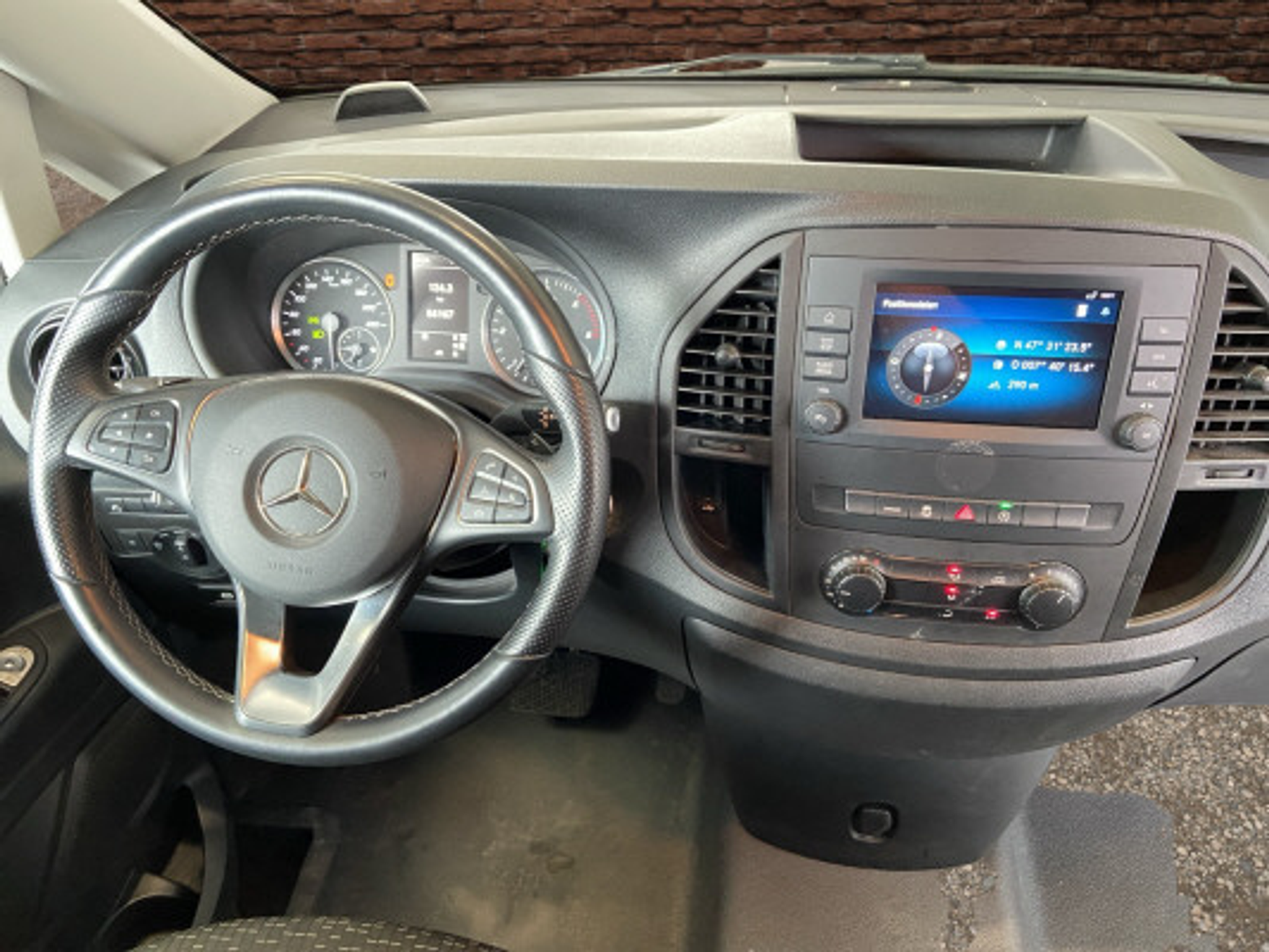 listing desktop thumbnail image 8