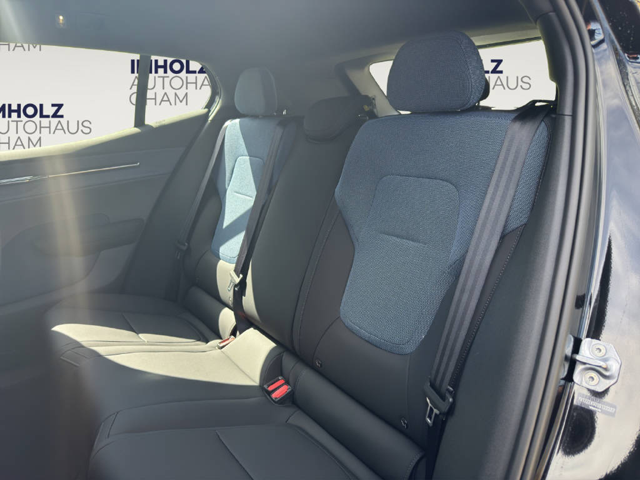 listing desktop thumbnail image 12