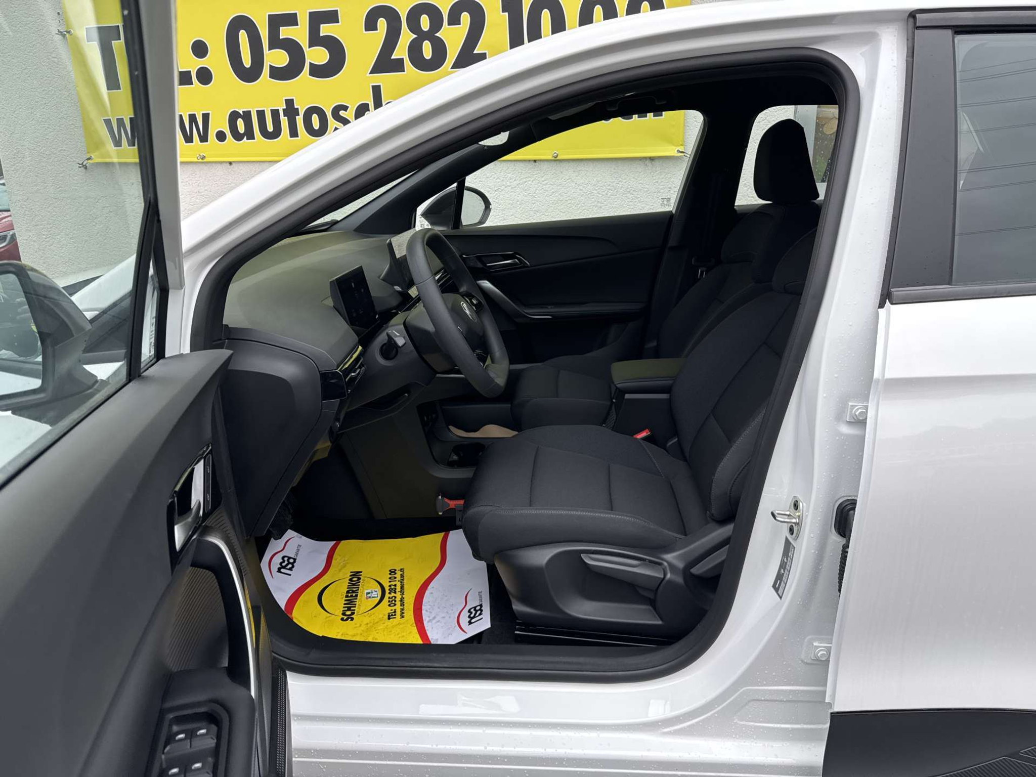 listing desktop thumbnail image 6