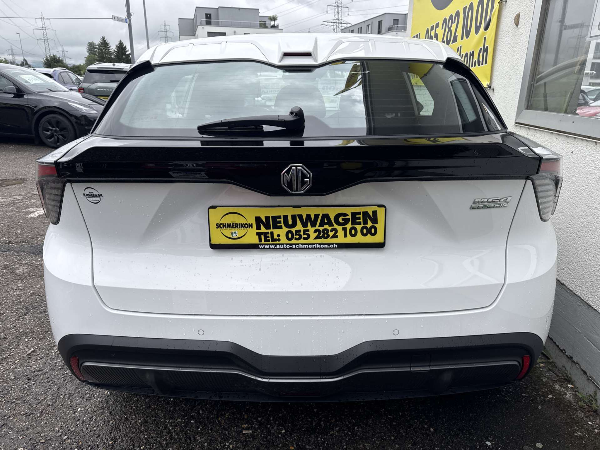 listing desktop thumbnail image 3