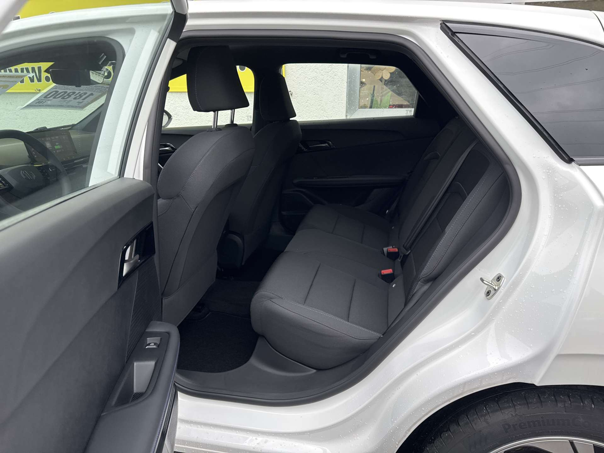 listing desktop thumbnail image 7