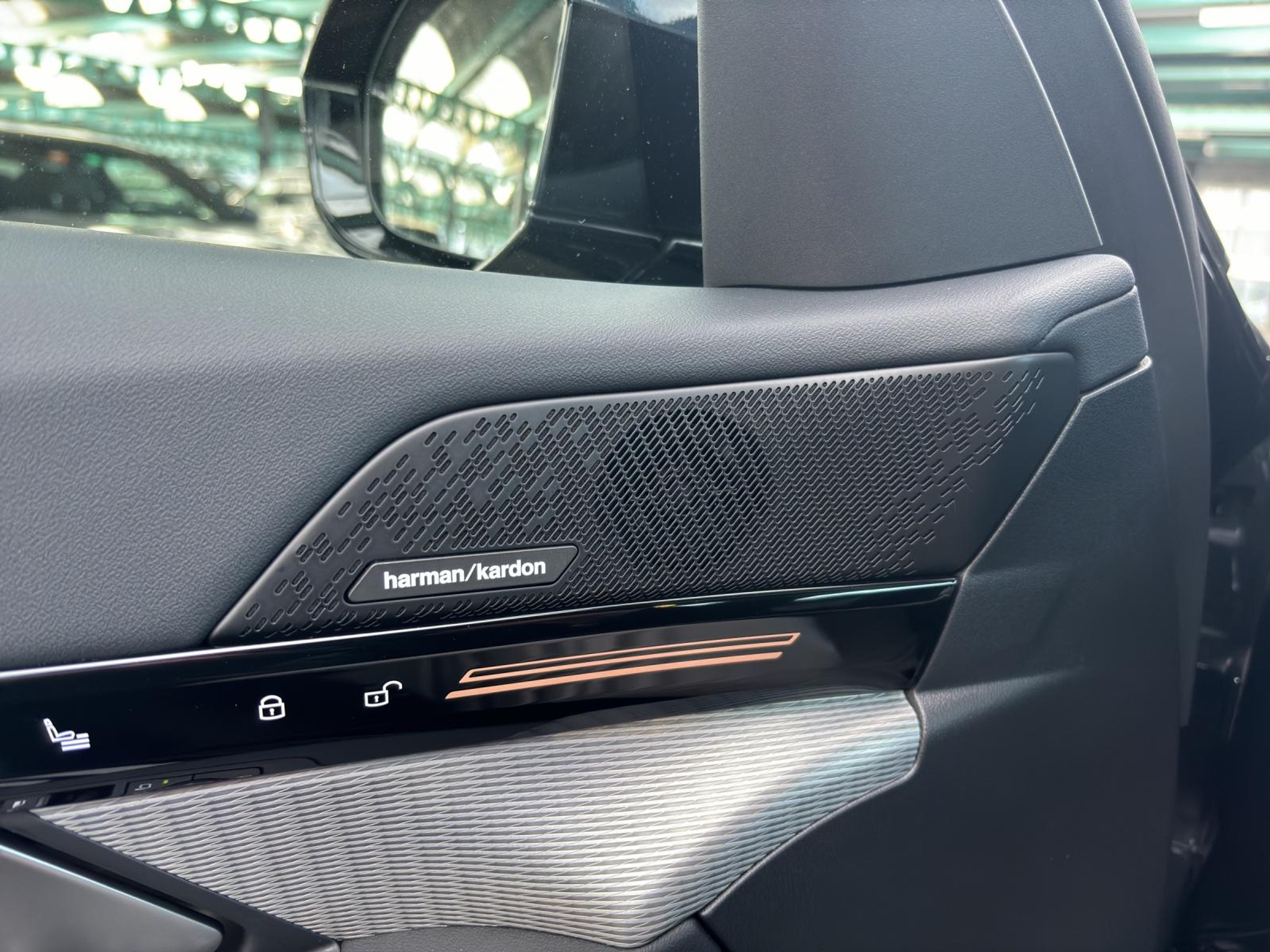 listing desktop thumbnail image 20