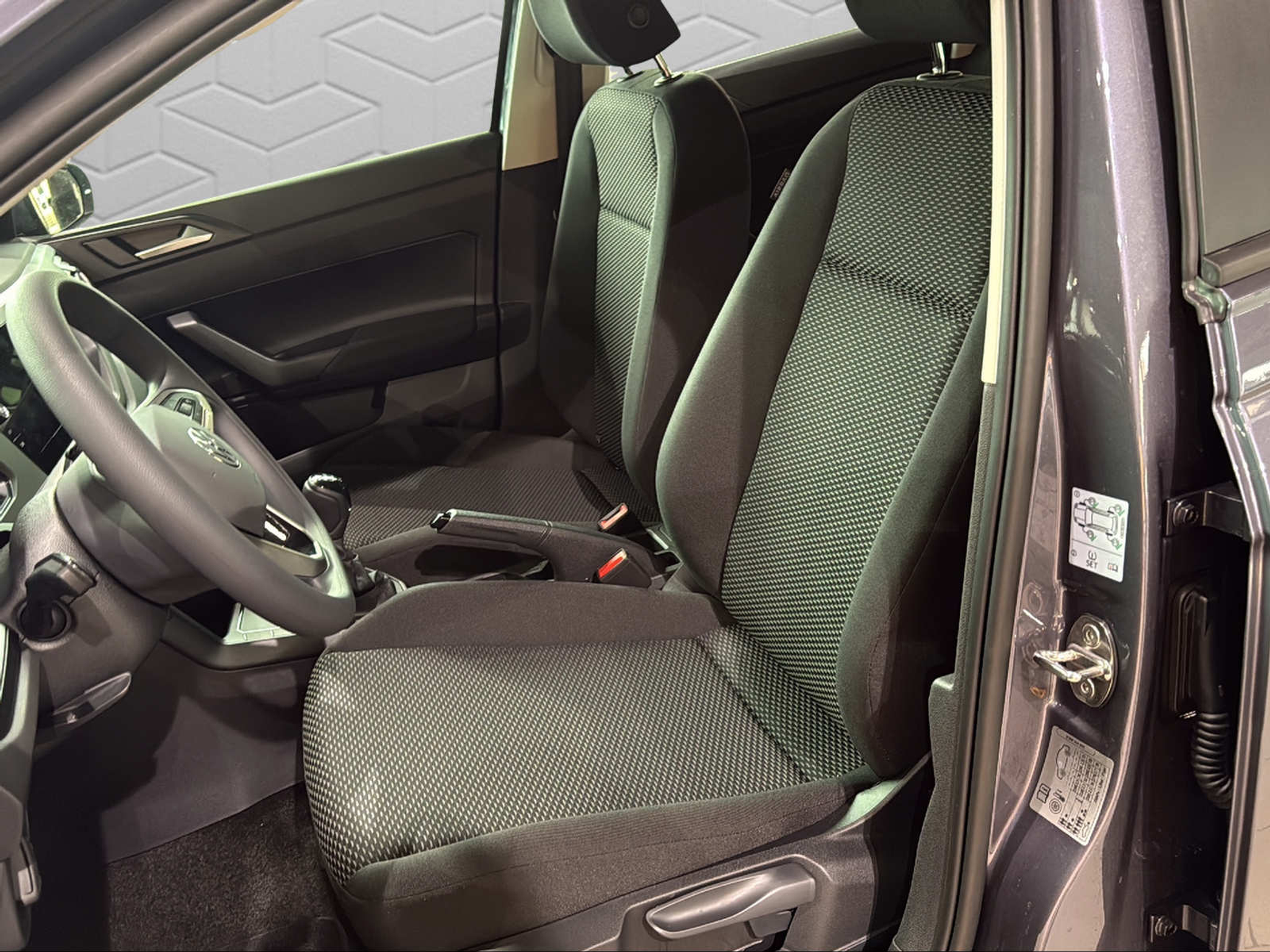 listing desktop thumbnail image 6