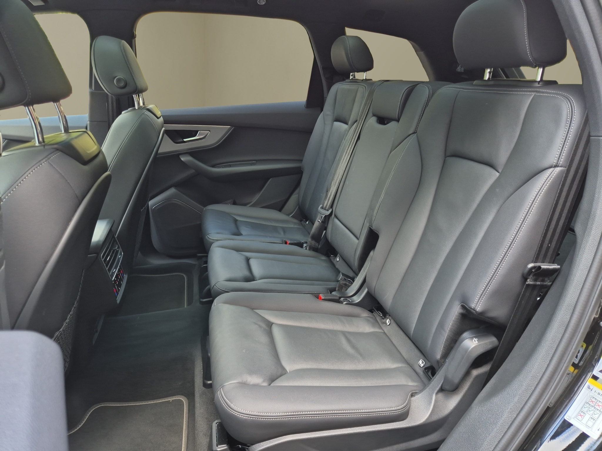 listing desktop thumbnail image 13