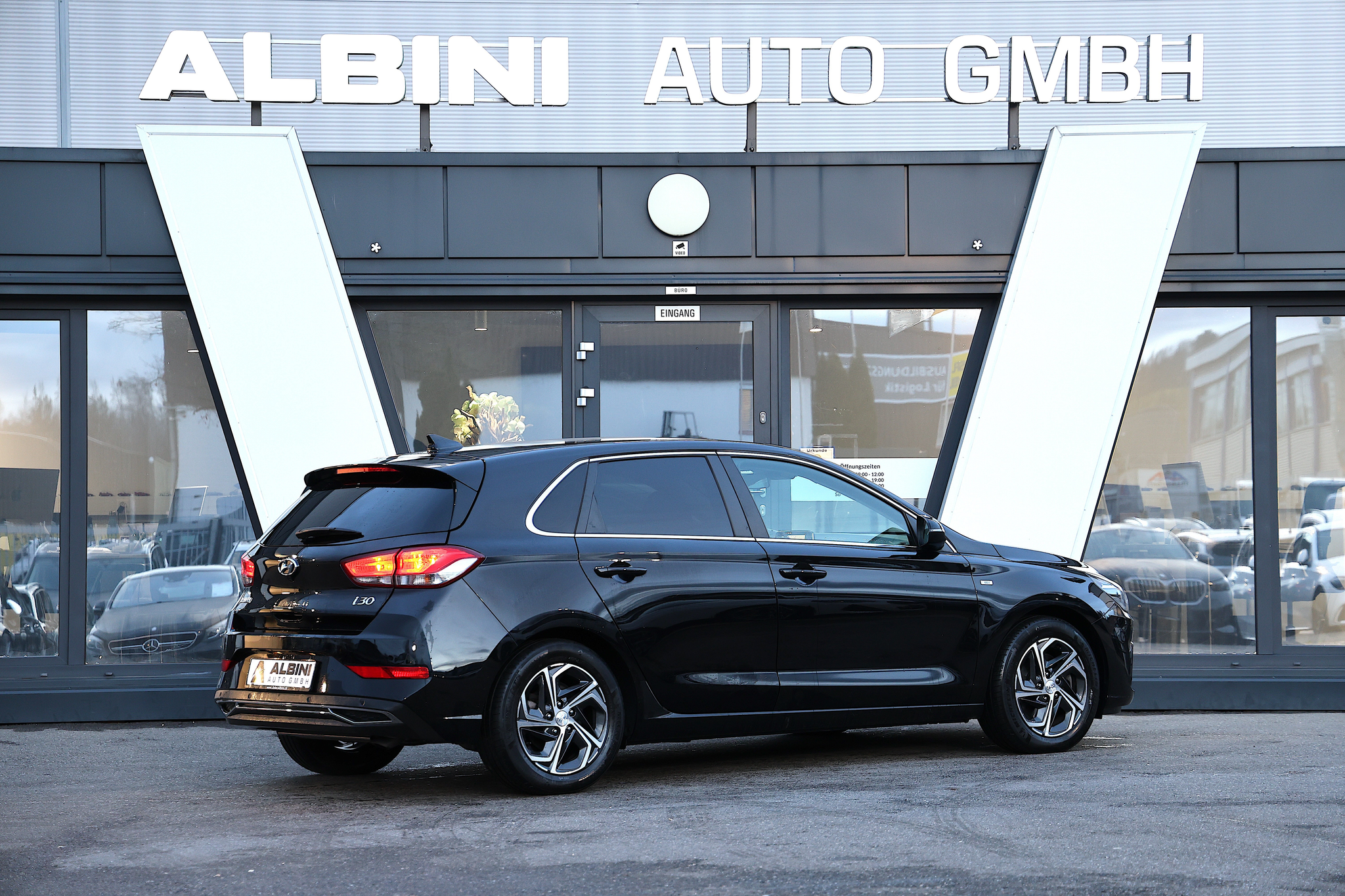 listing desktop thumbnail image 2