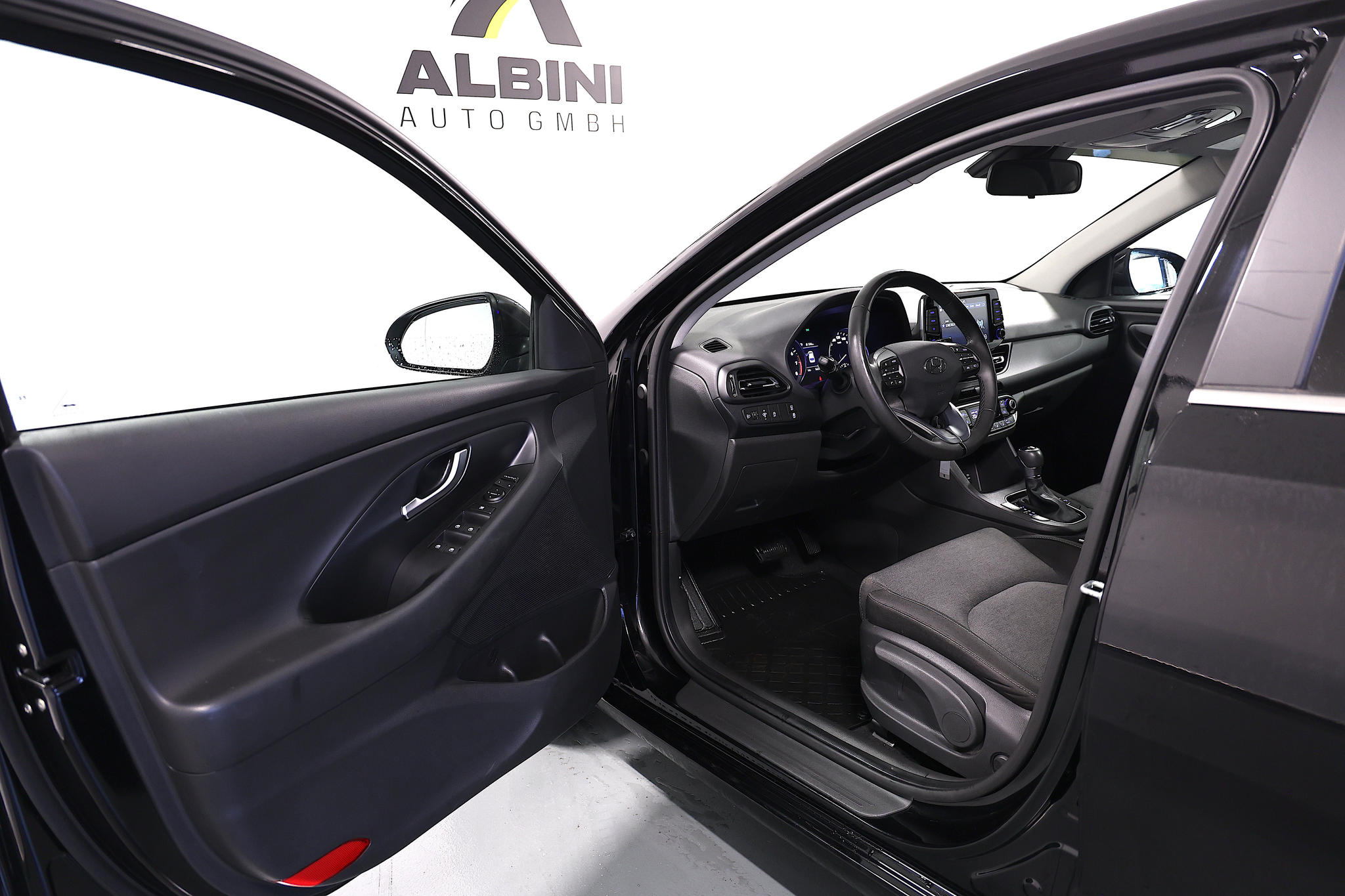 listing desktop thumbnail image 4