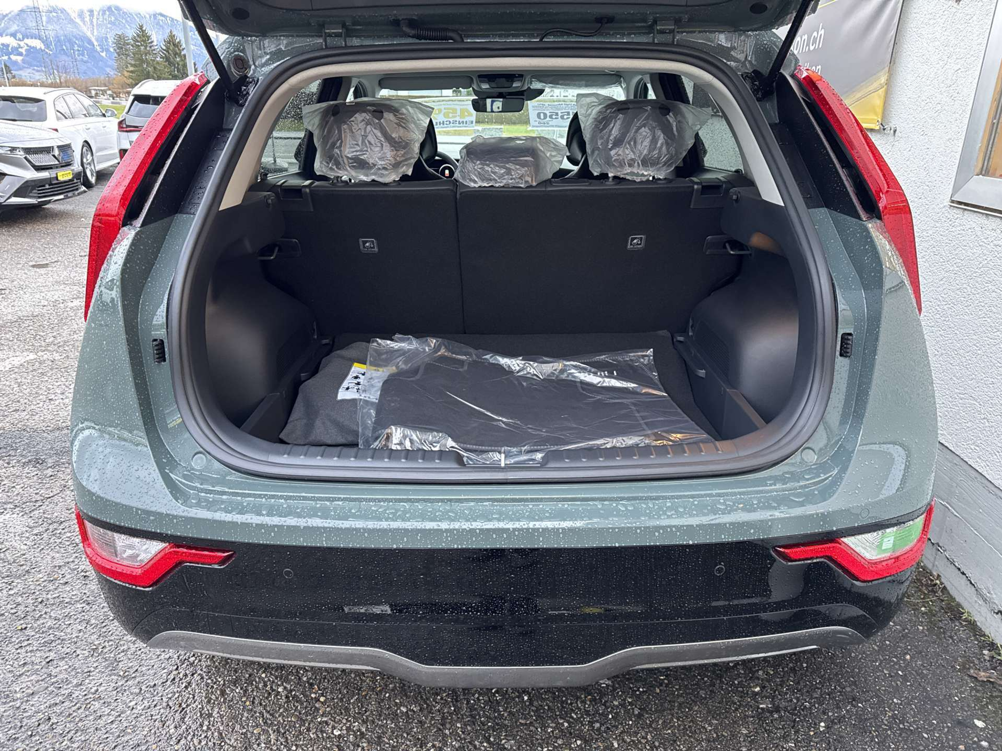 listing desktop thumbnail image 8