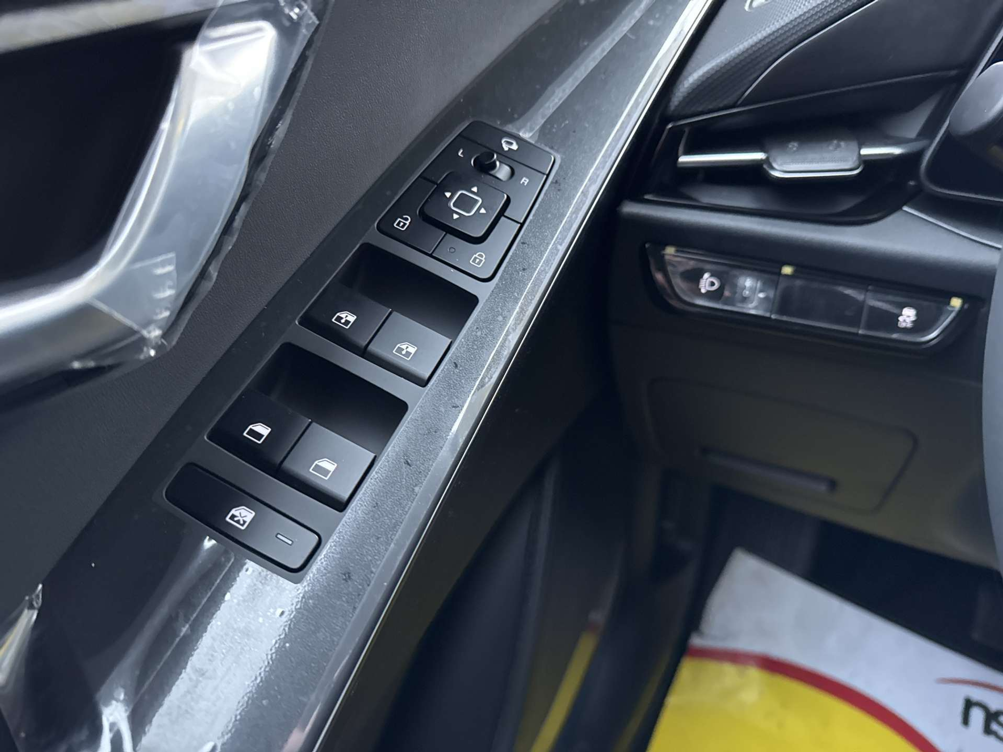 listing desktop thumbnail image 15