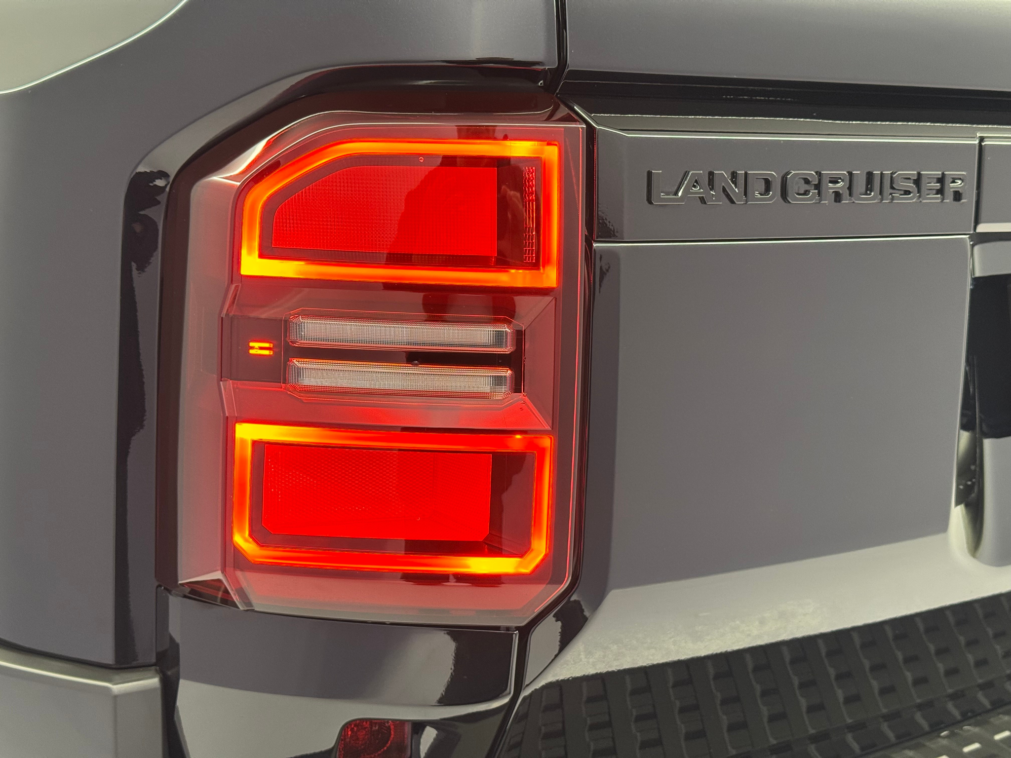 listing desktop thumbnail image 19