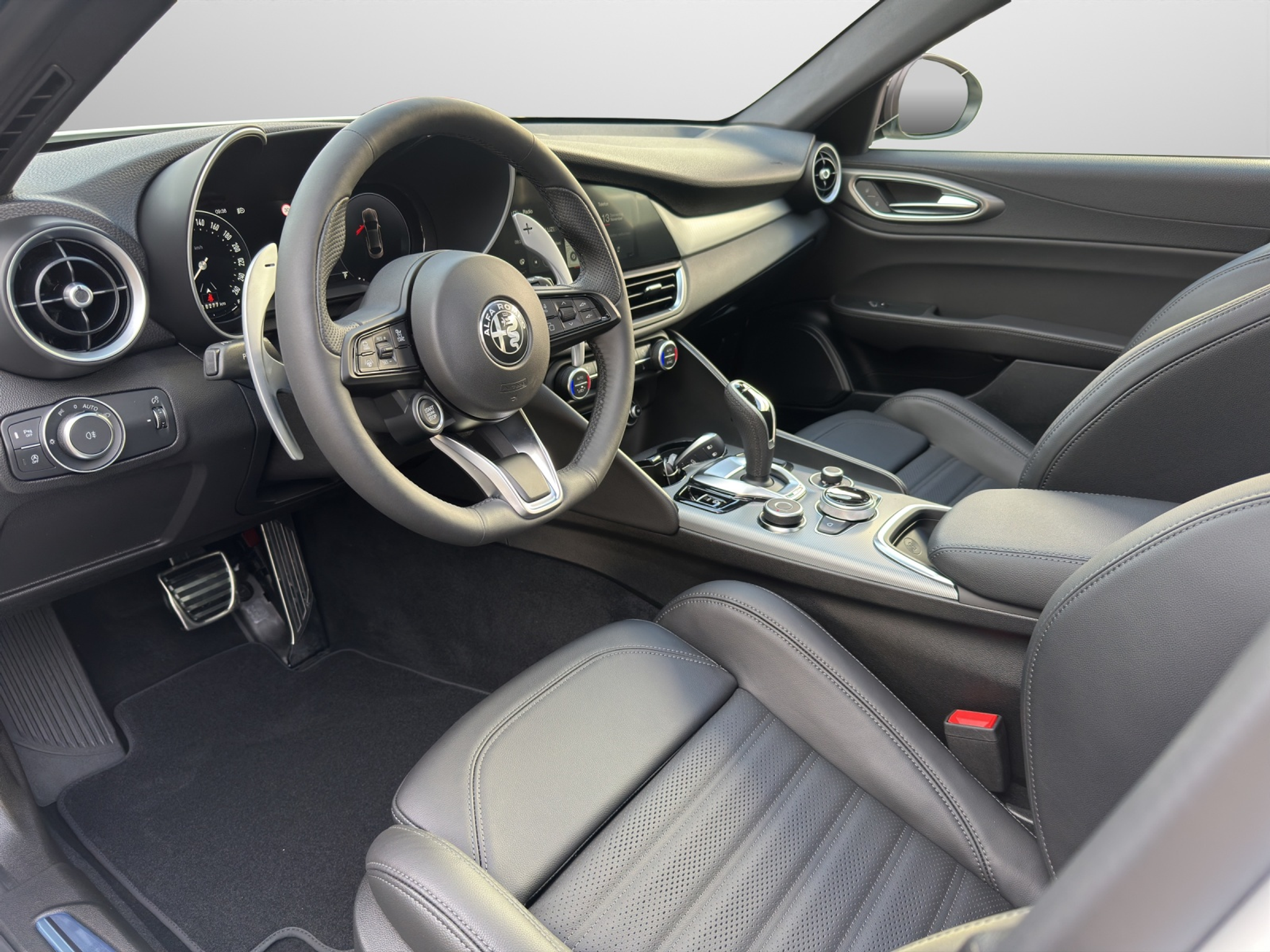 listing desktop thumbnail image 4