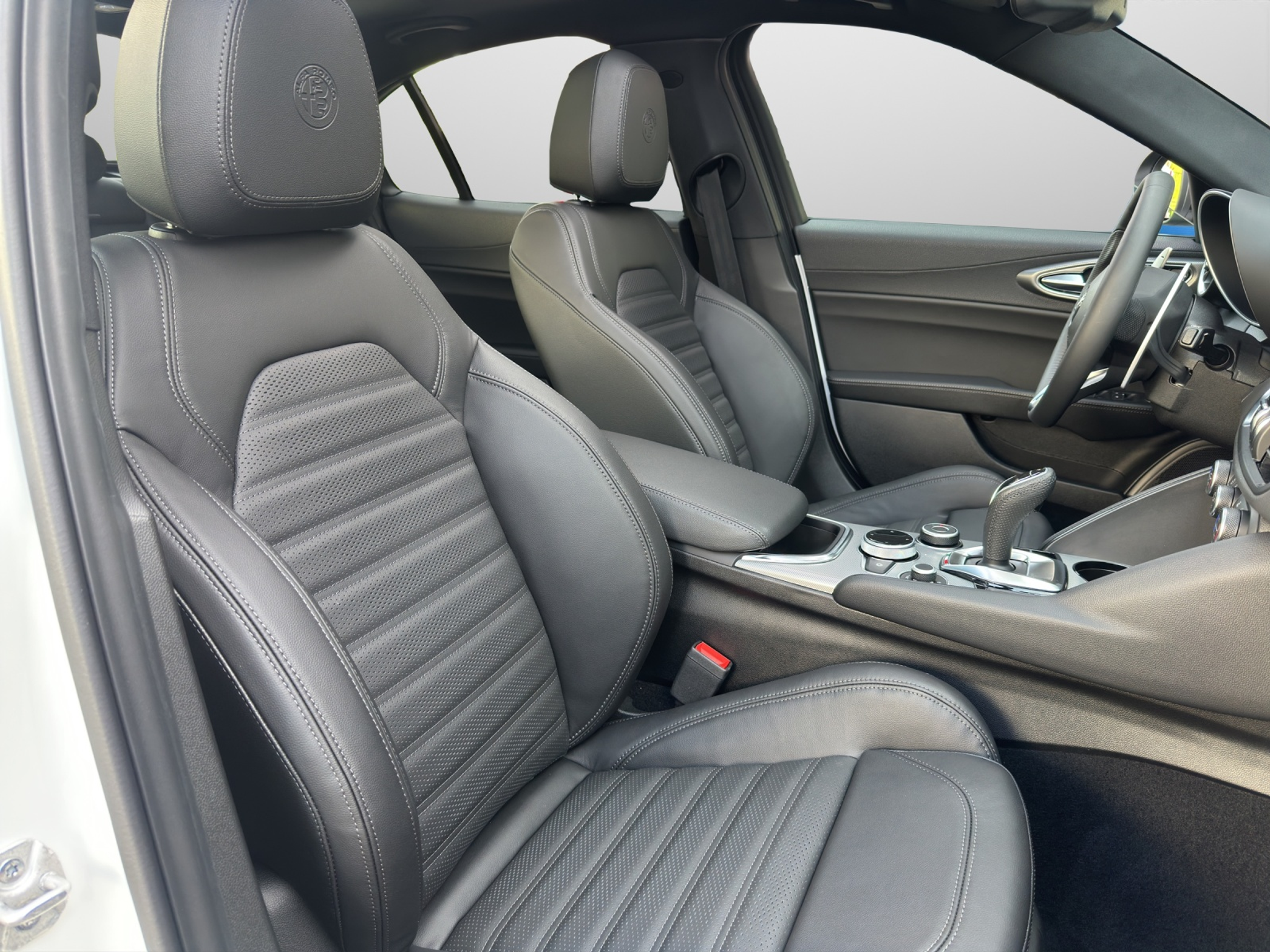 listing desktop thumbnail image 11