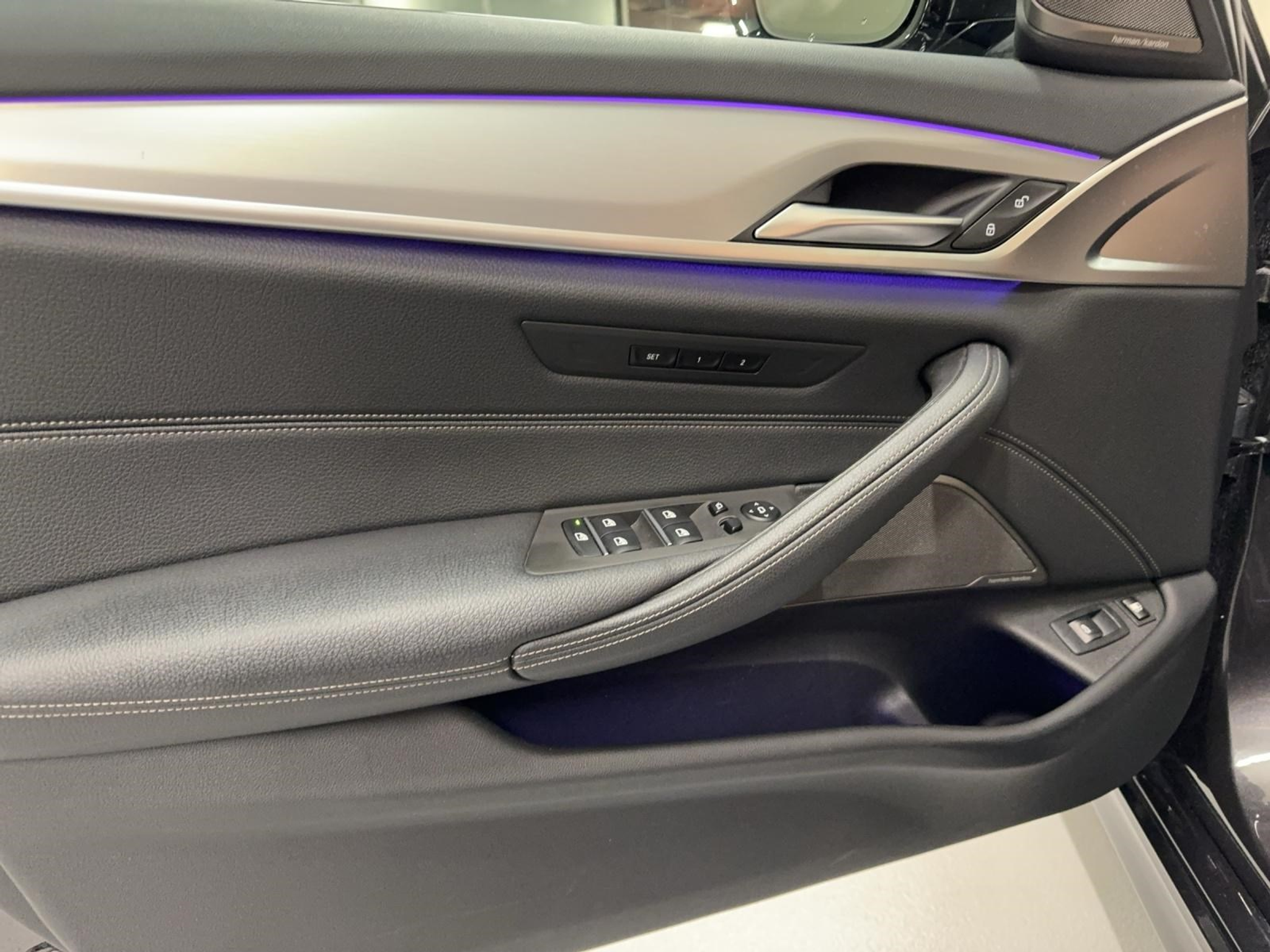 listing desktop thumbnail image 12