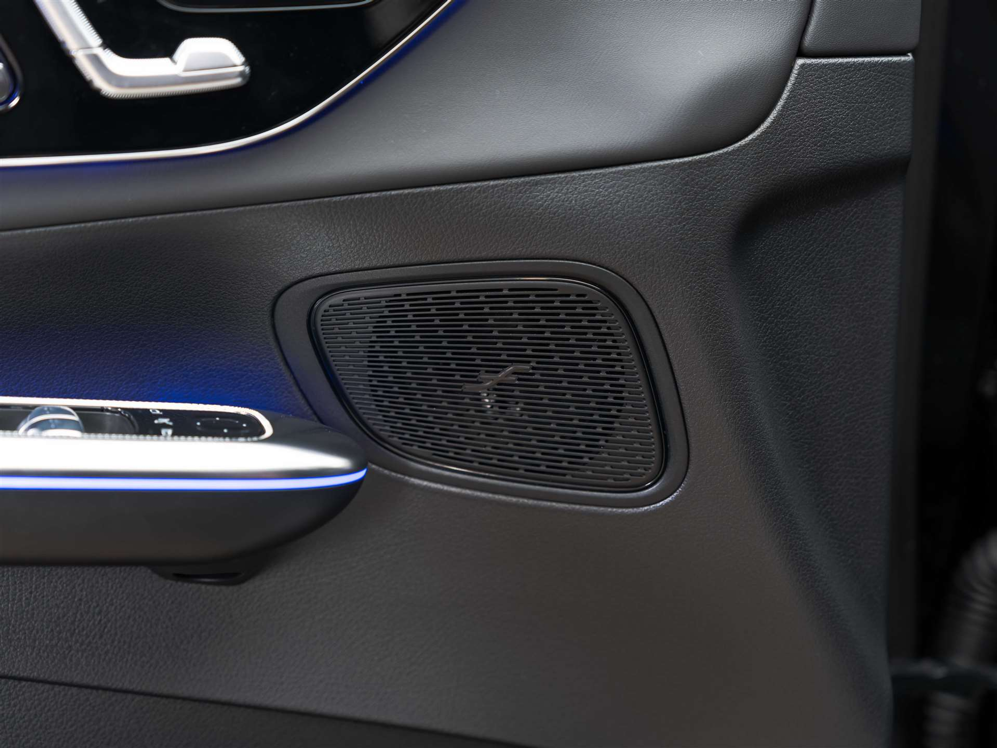 listing desktop thumbnail image 26