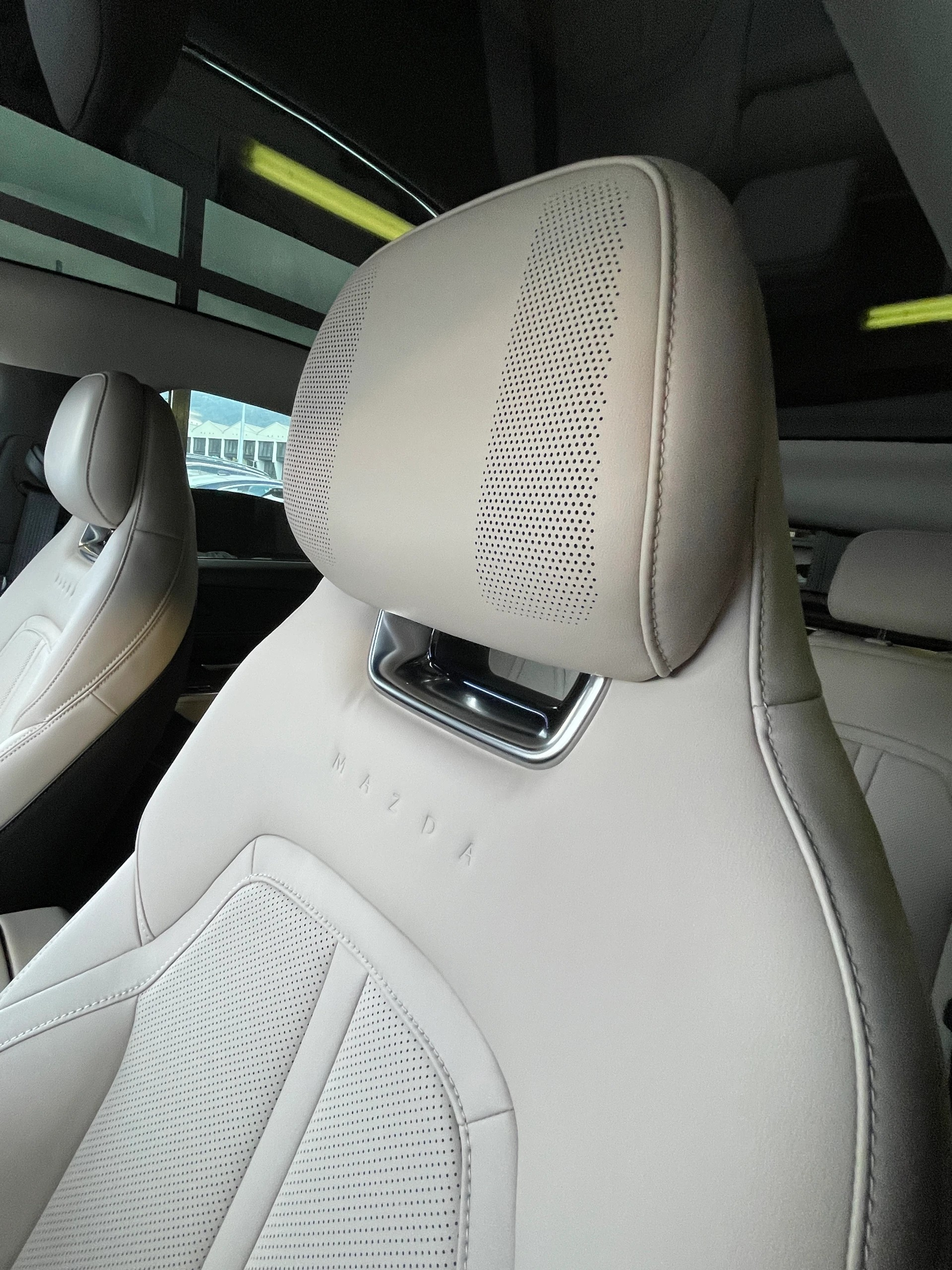 listing desktop thumbnail image 8